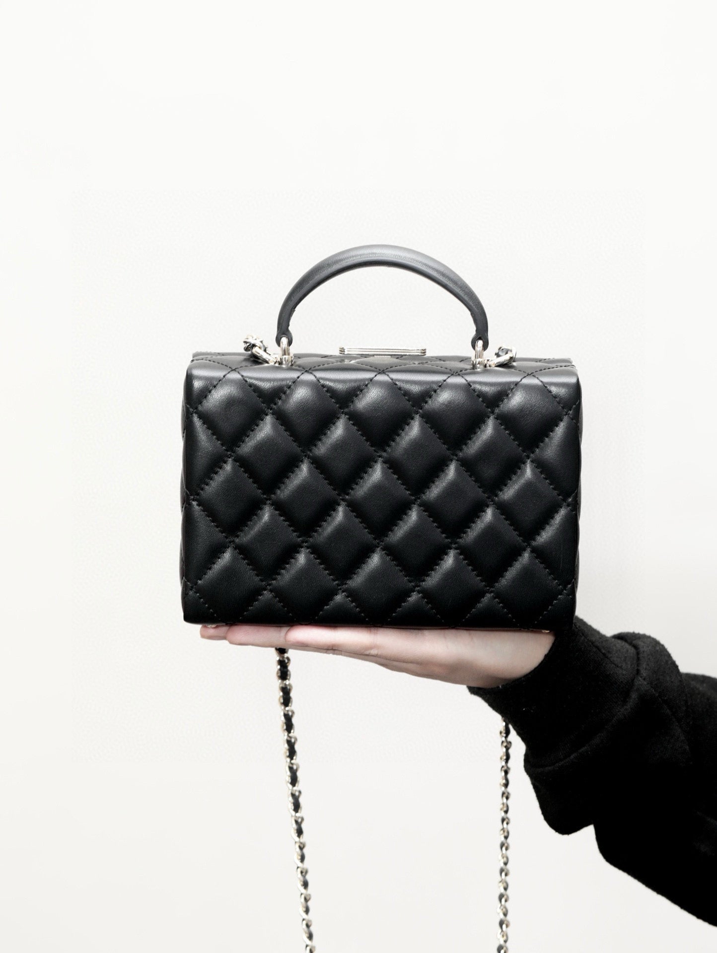 CC SMALL BOX CHAIN BAG