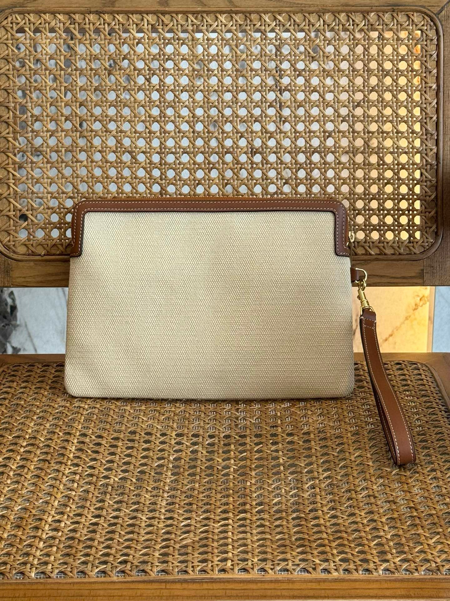 CEL SMALL POUCH WITH STRAP