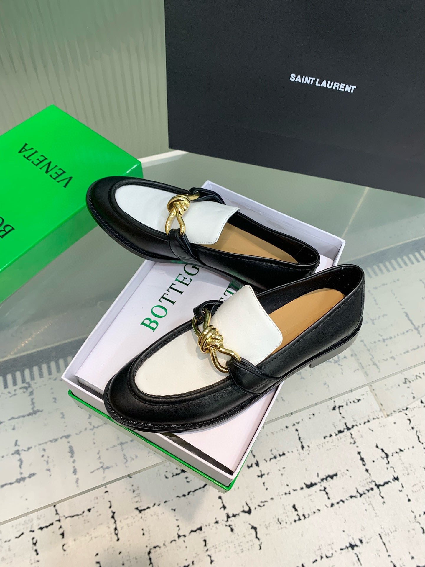 BOTT LOAFERS