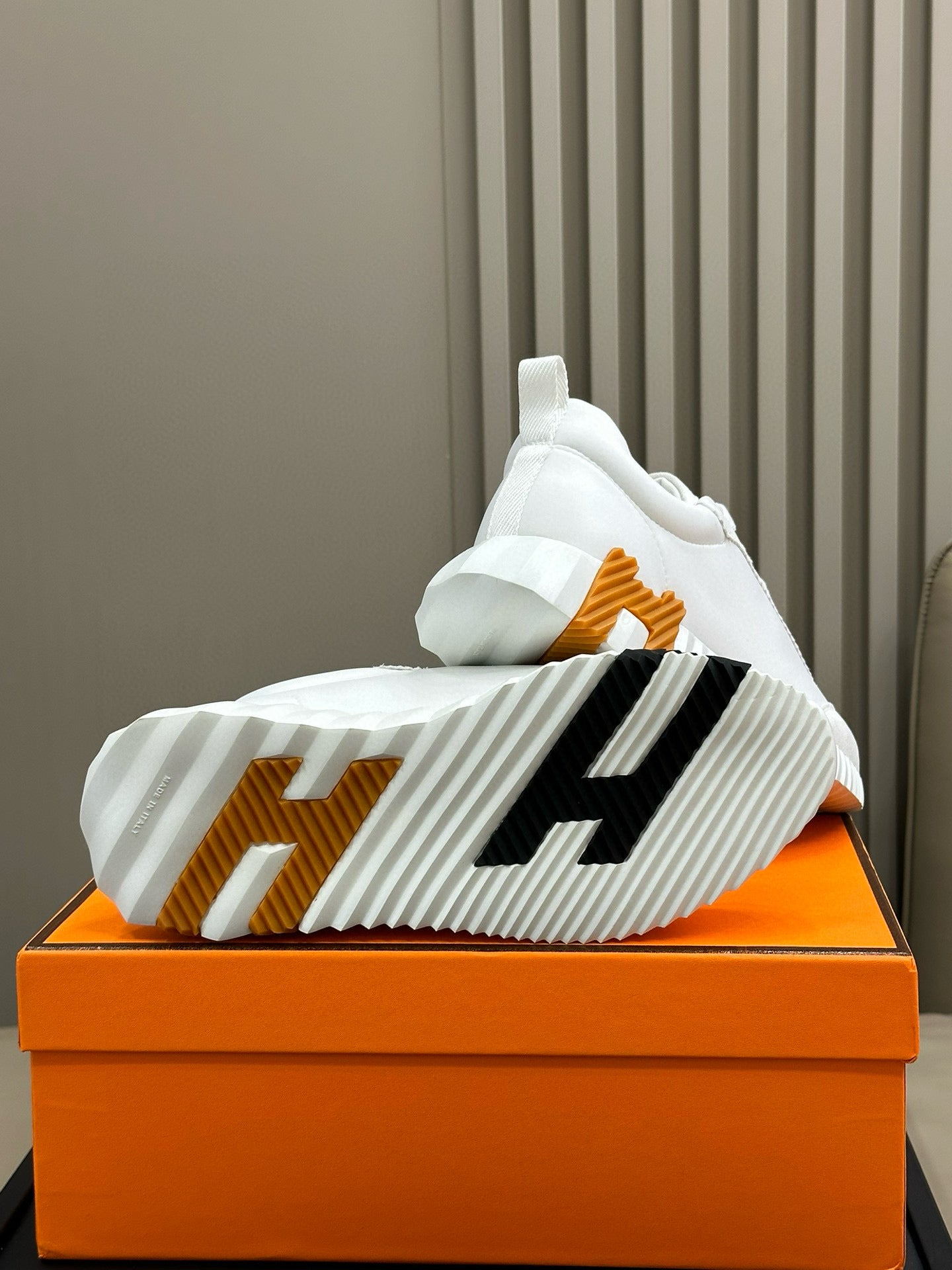 HERM BOUNCING SNEAKER