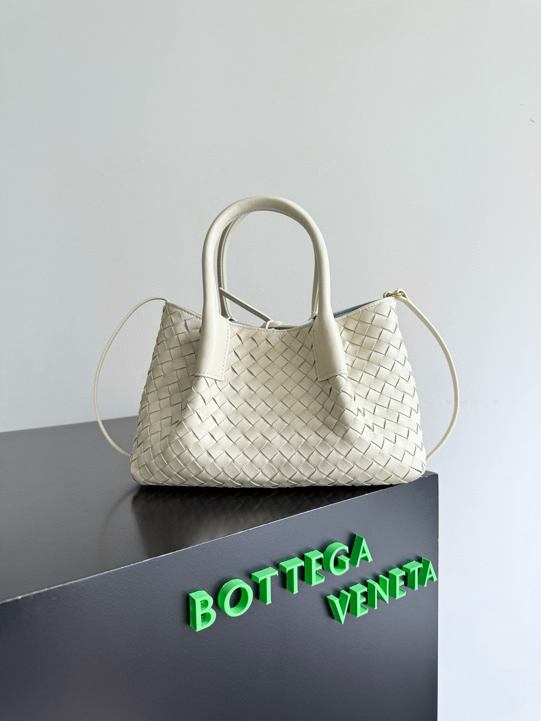 BOTT V SMALL PINACOTECA BAG