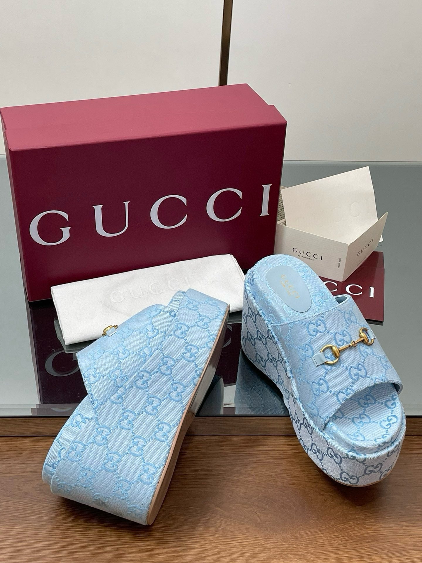 GG WEDGE SANDALS