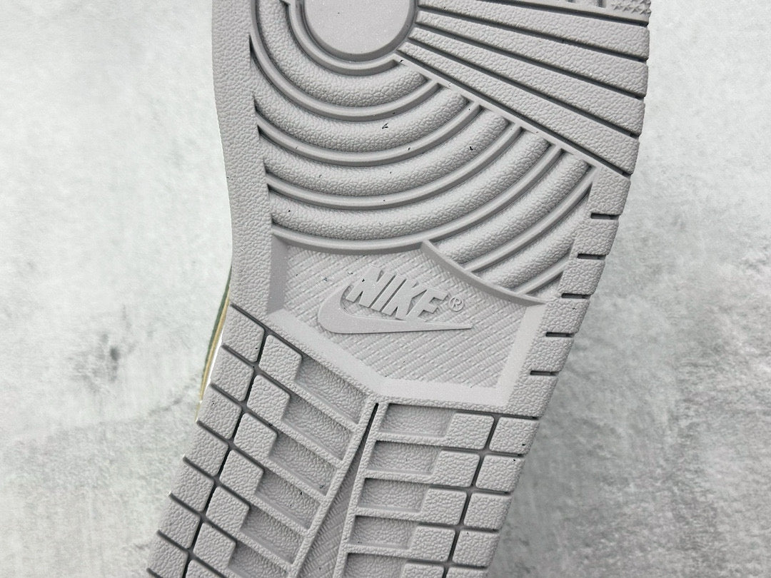 NIKE JORDAN 1 TRAINERS
