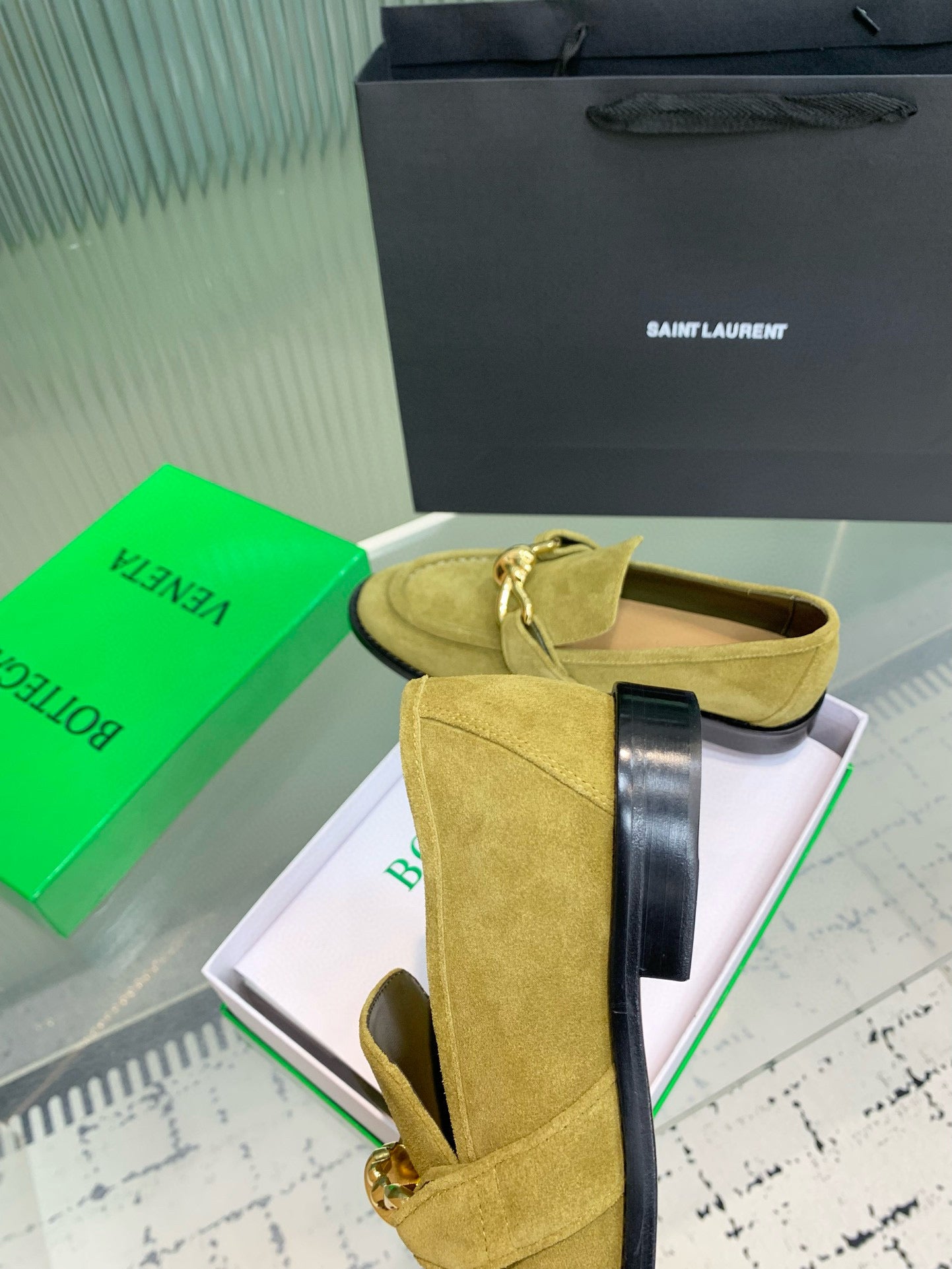 BOTT LOAFERS