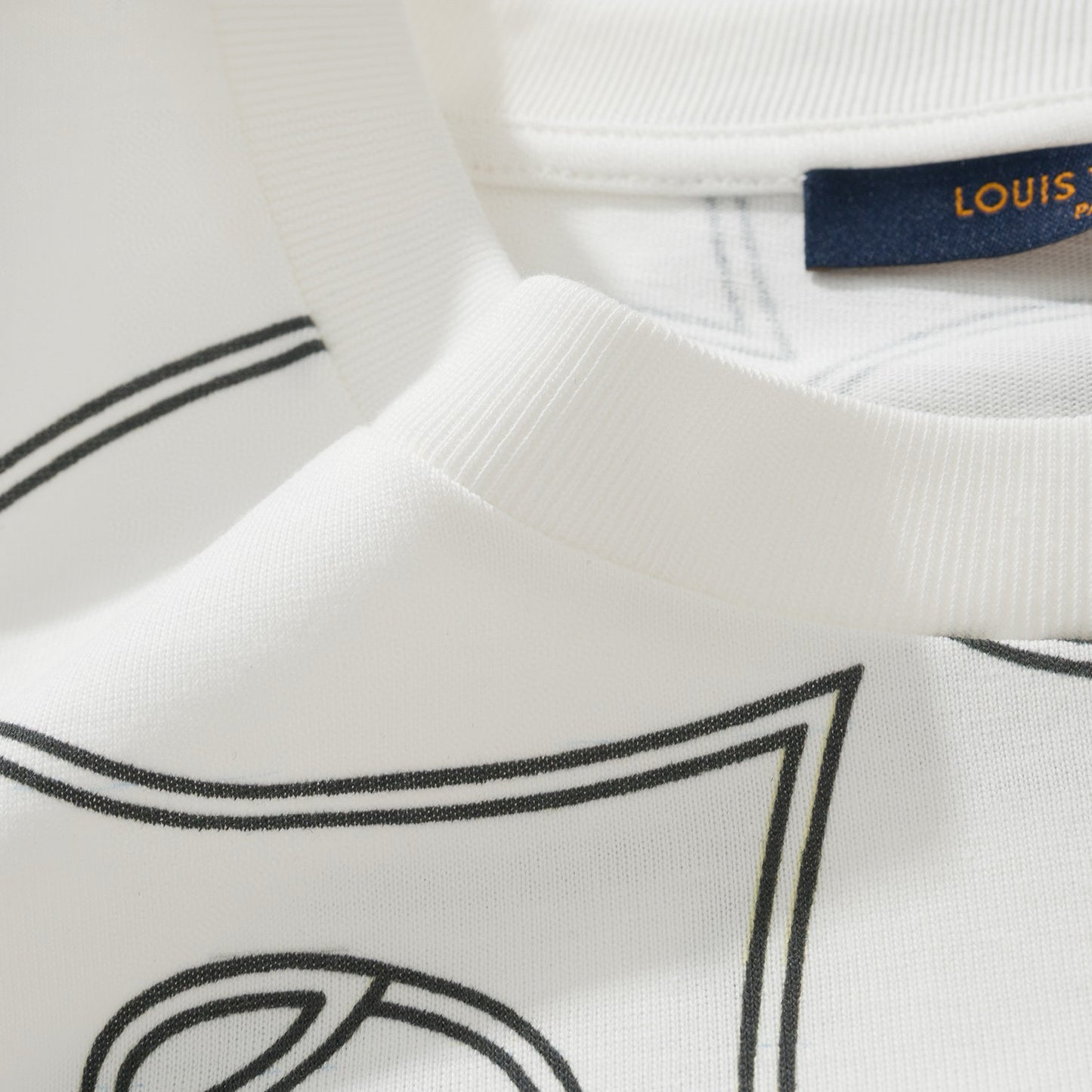 LOU T-SHIRT