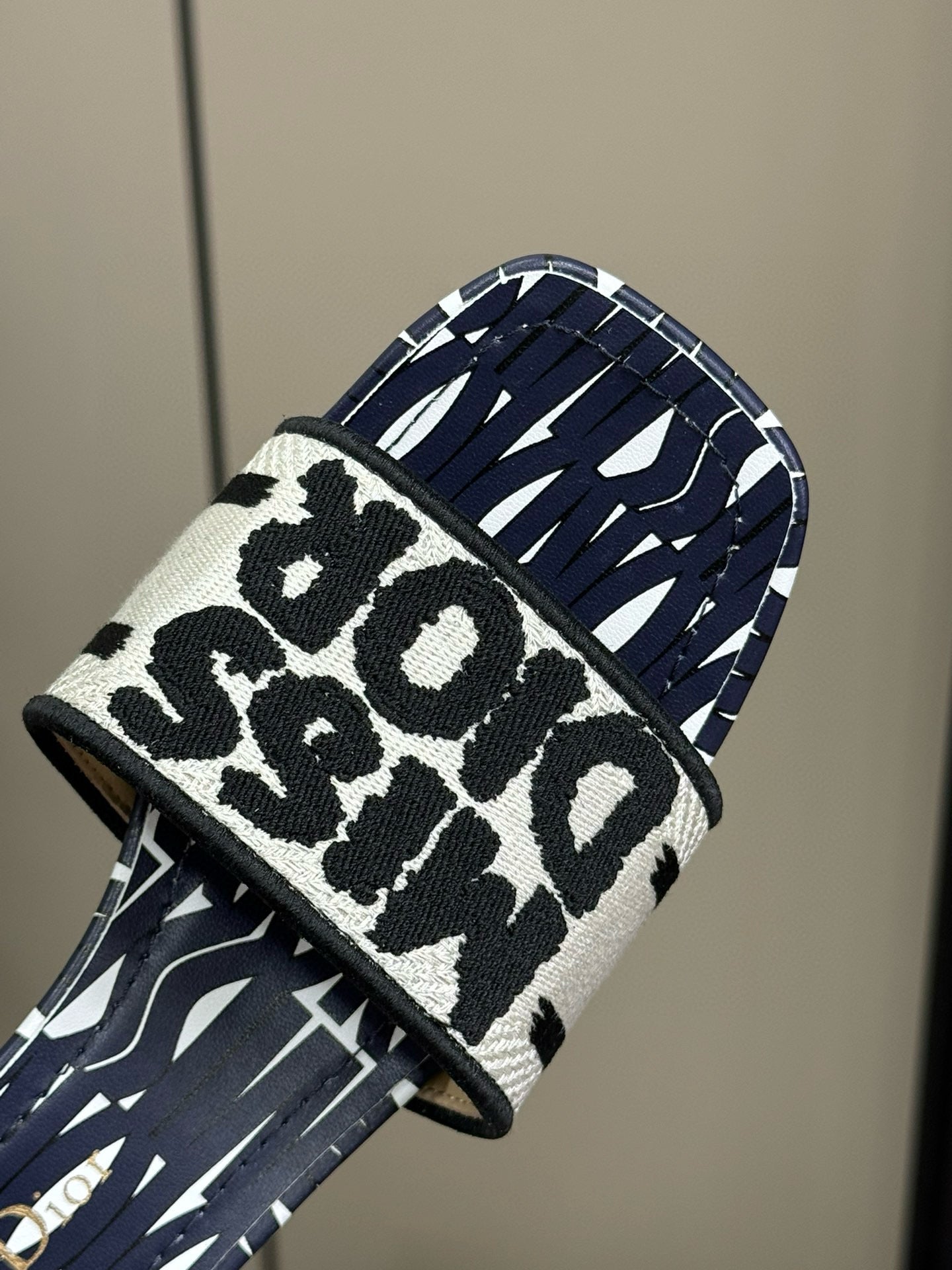 CD DWAY SLIDES