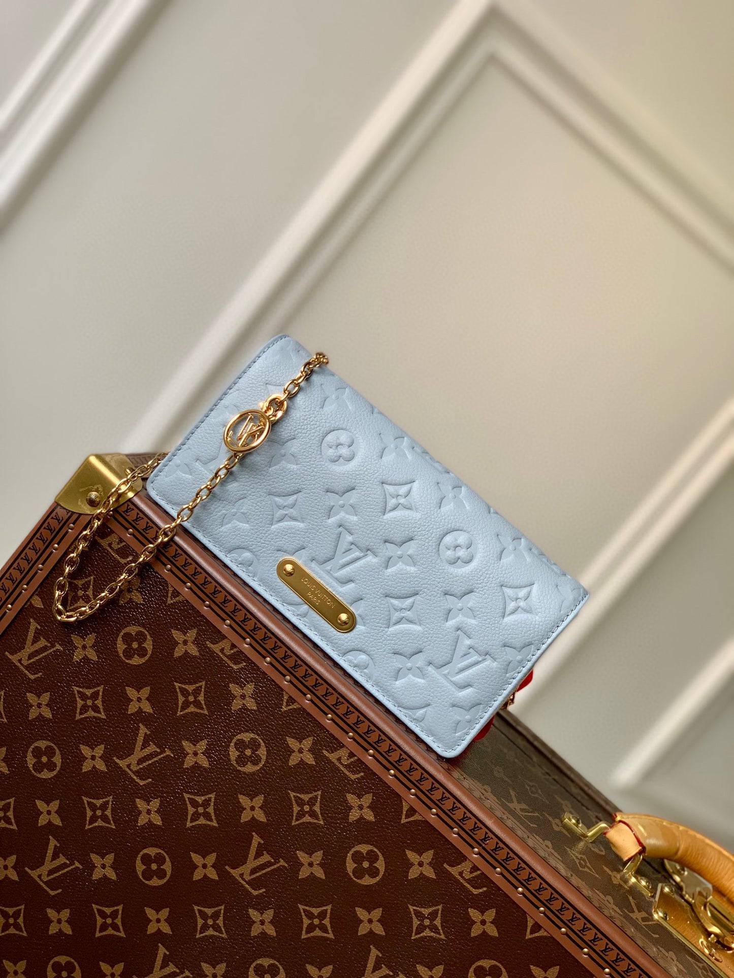 LOU LILY WALLET ON CHAIN
