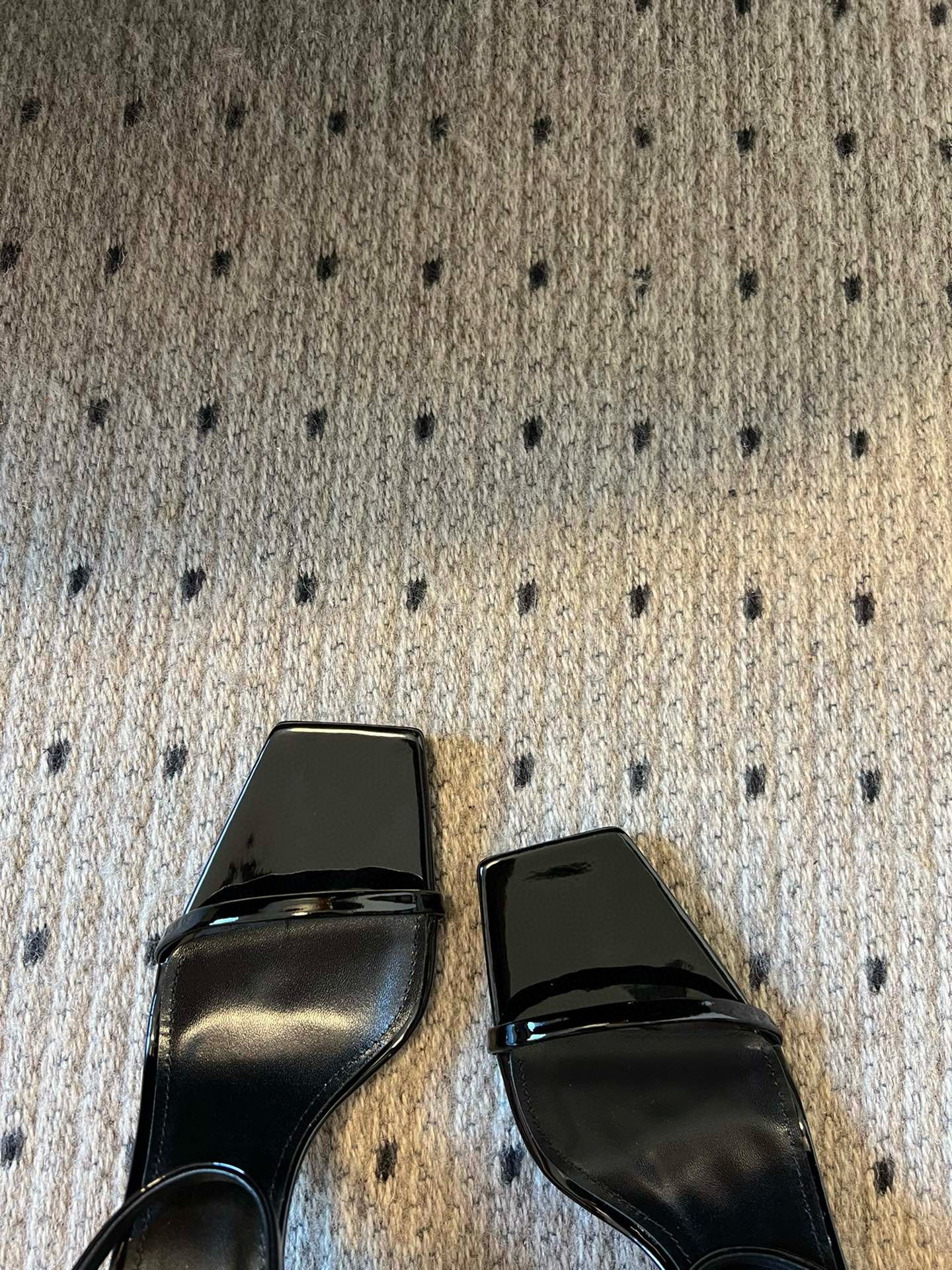 SL HEELS