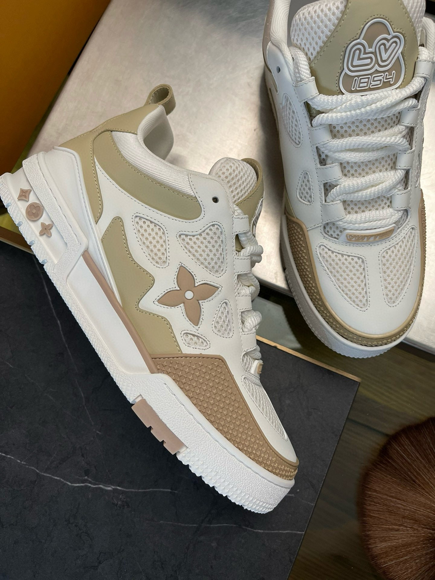LOU TRAINERS