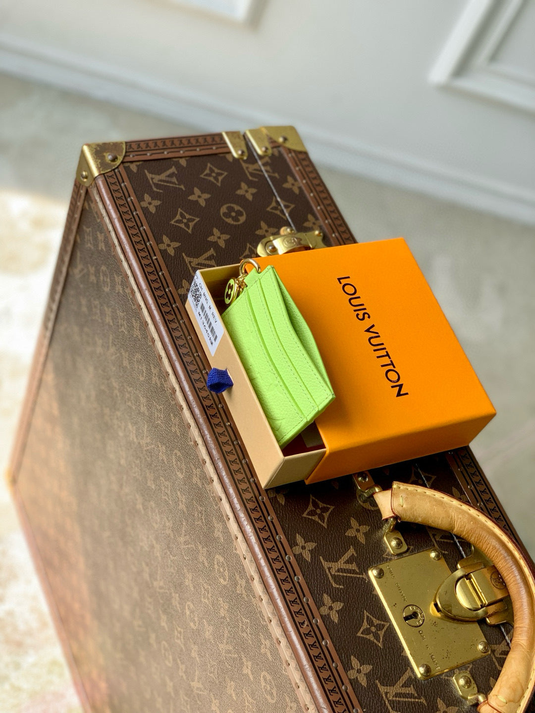 LOU CHARMS CARD HOLDER
