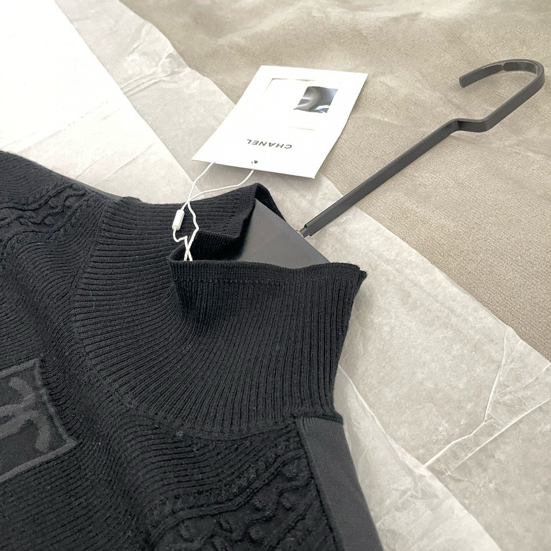 CC TURTLENECK