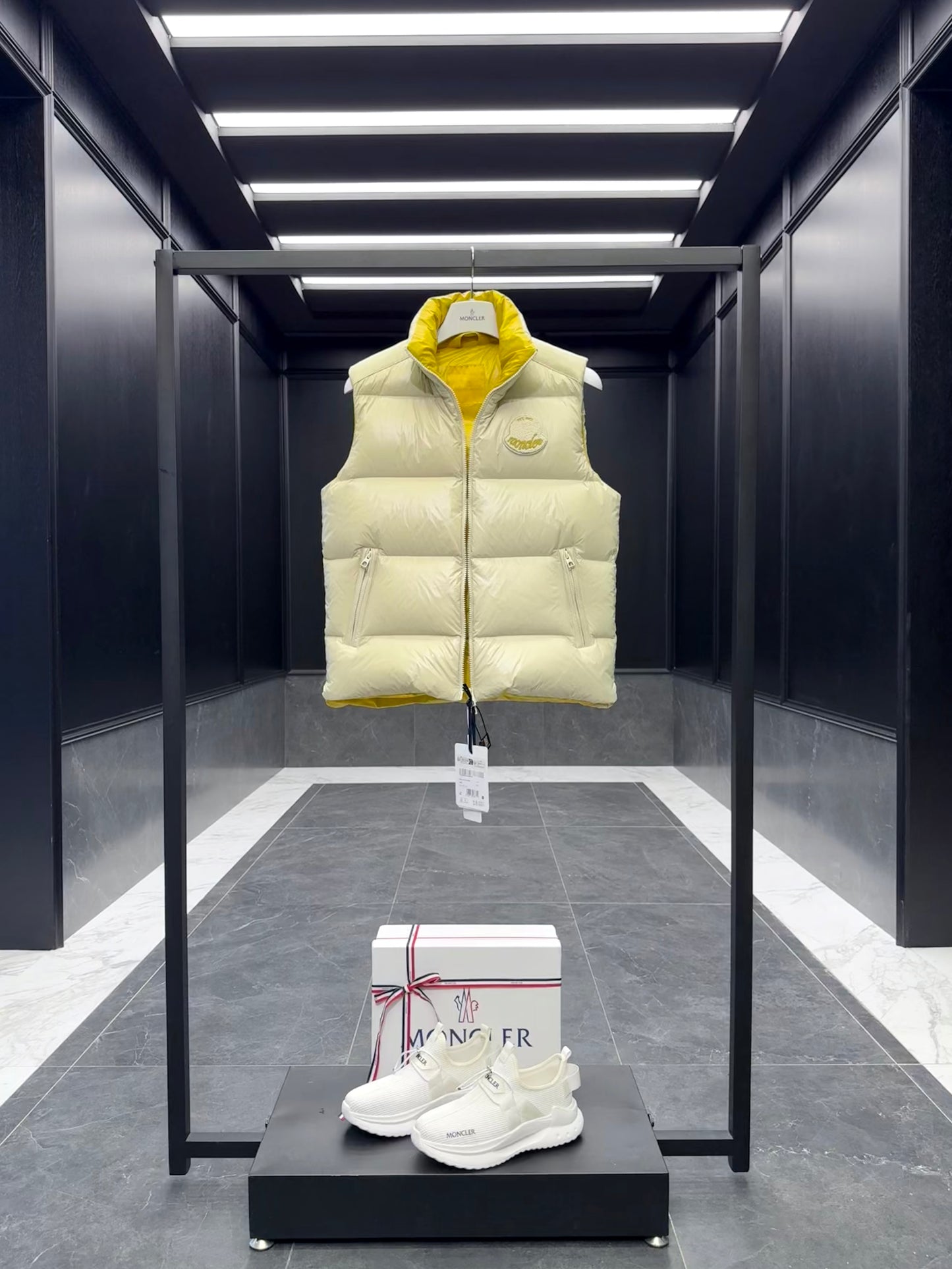 MONC LIPSI VEST