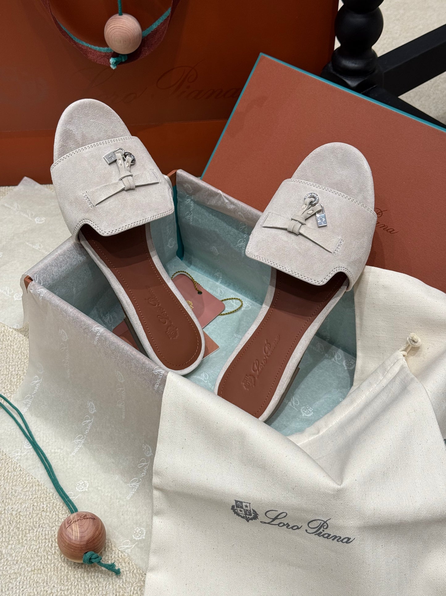 LORO P SUMMER CHARM SLIPPER