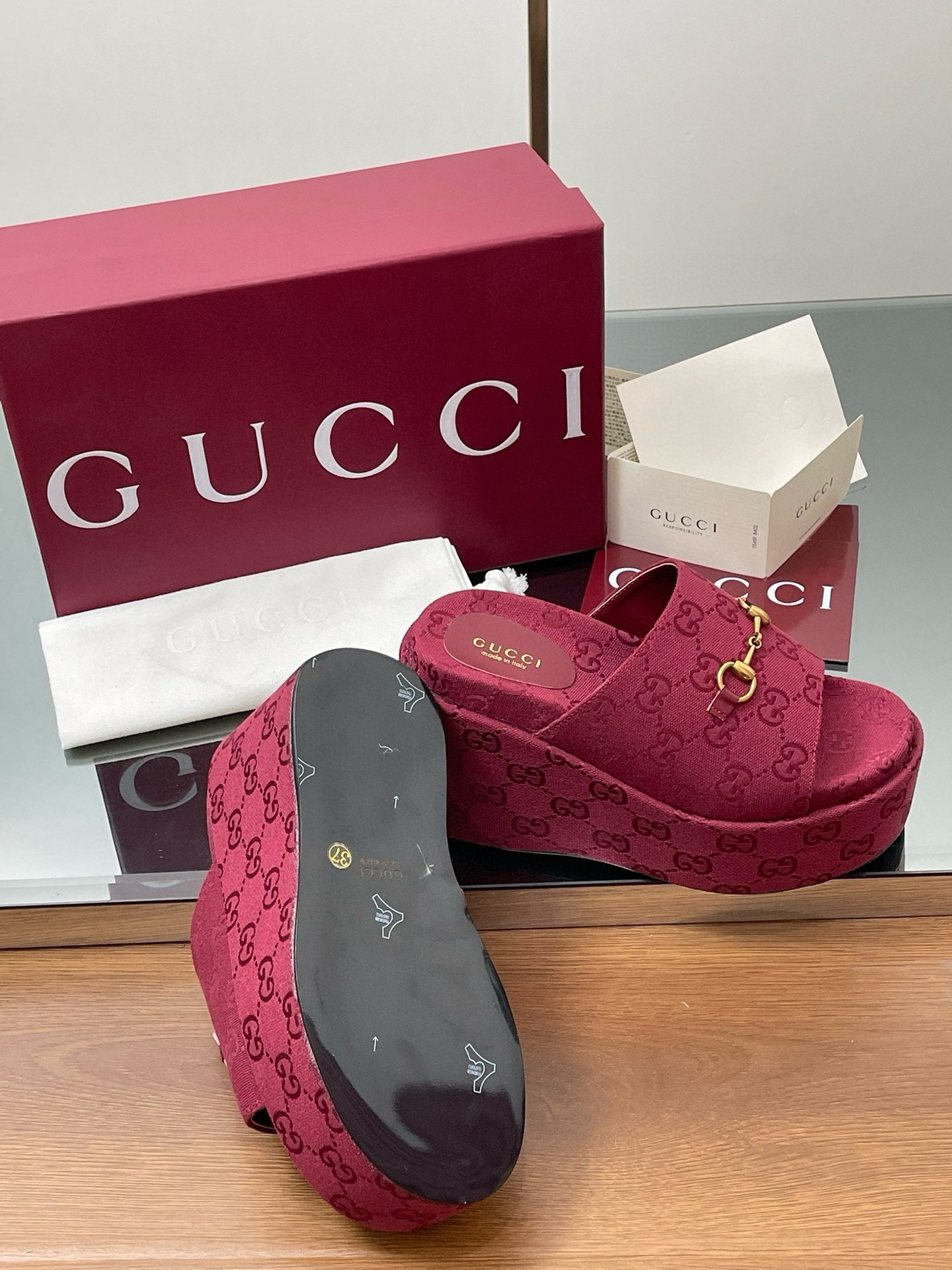 GG WEDGE SANDALS
