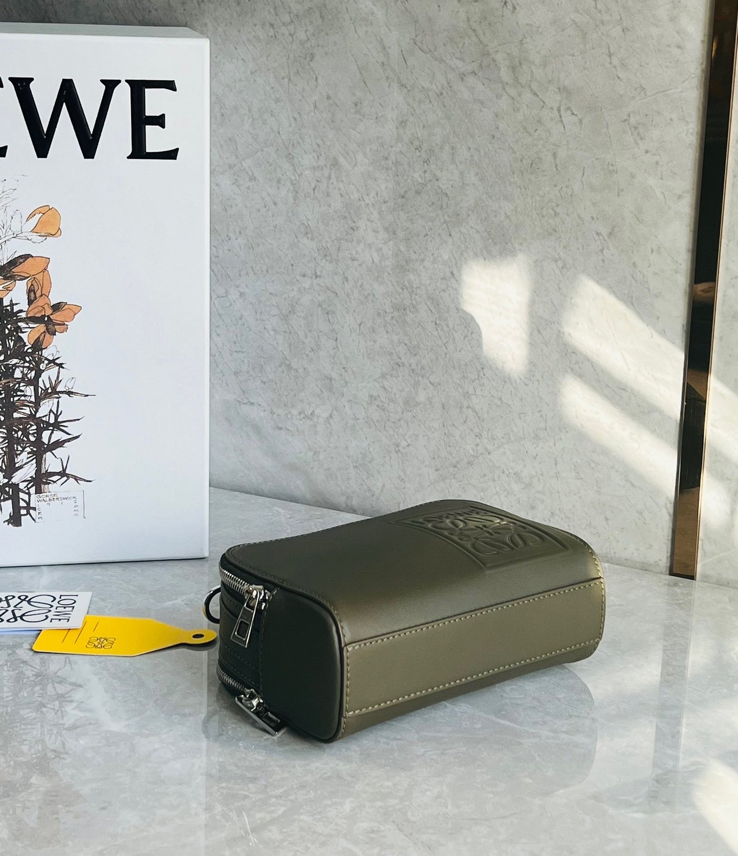 LOEW MINI CAMERA CROSSBODY BAG