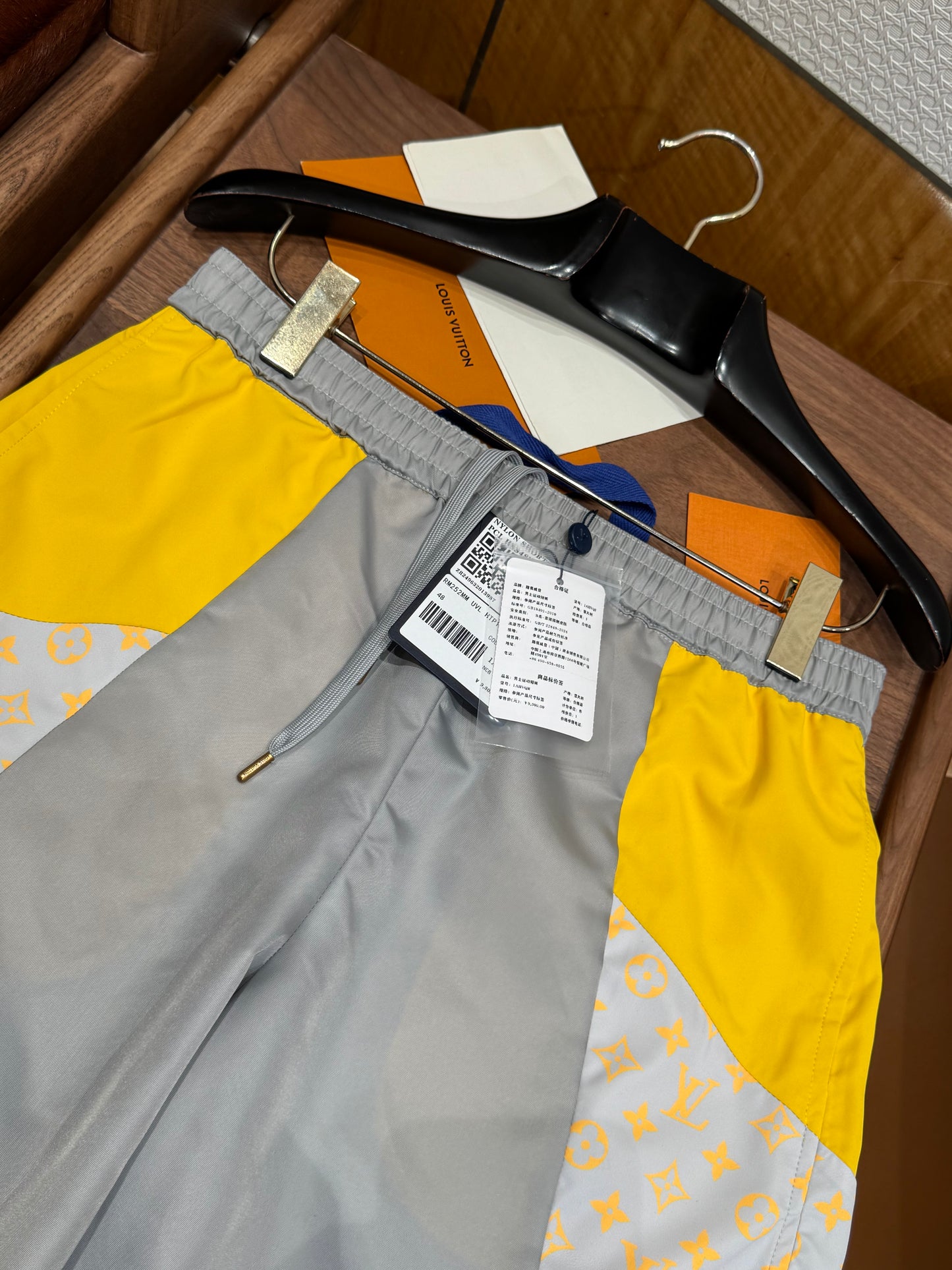 LOU SHORTS