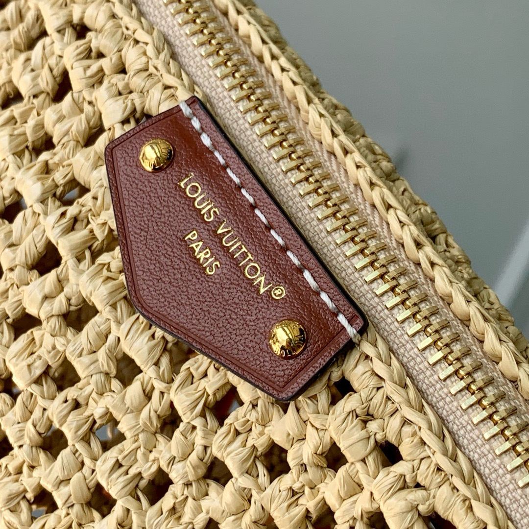 LOU HILLS POCHETTE BAG