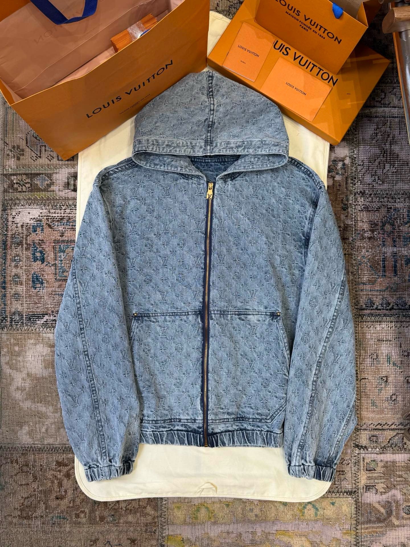 LOU DENIM JACKET