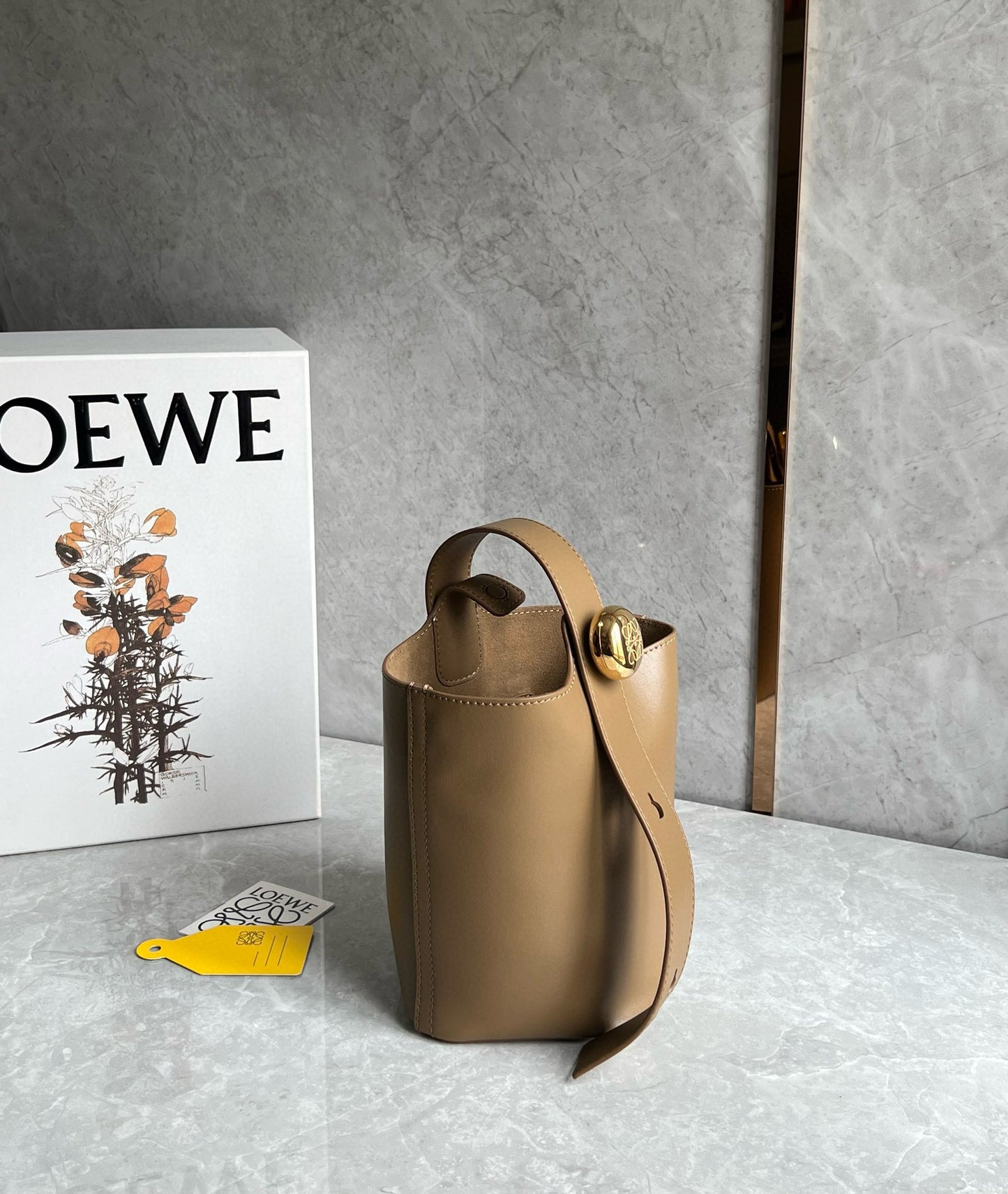 LOEW MINI PEBBLE BUCKET BAG