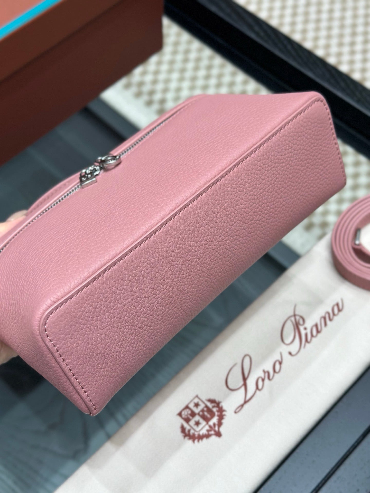 LORO P EXTRA POCKET L19 BAG