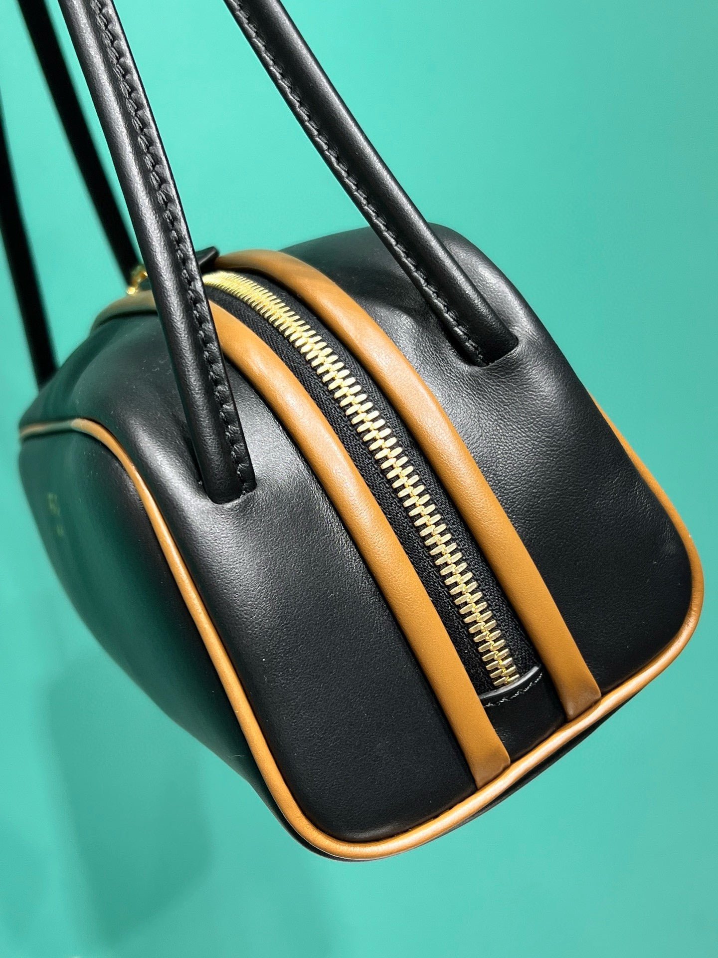 PD SWING SHOULDER BAG