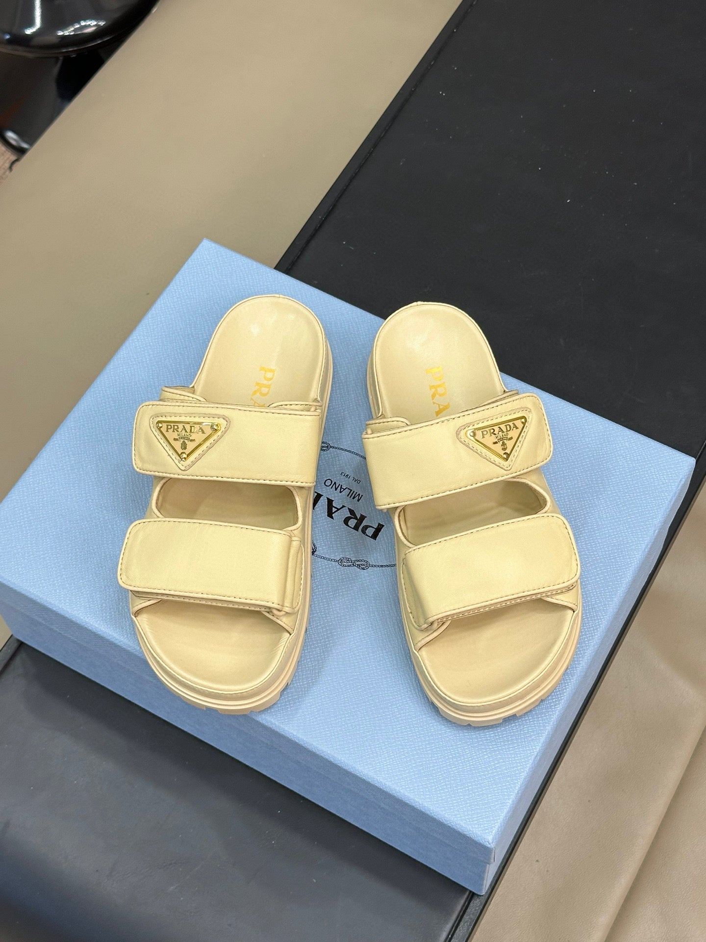 PD NAPPA LEATHER SLIDES