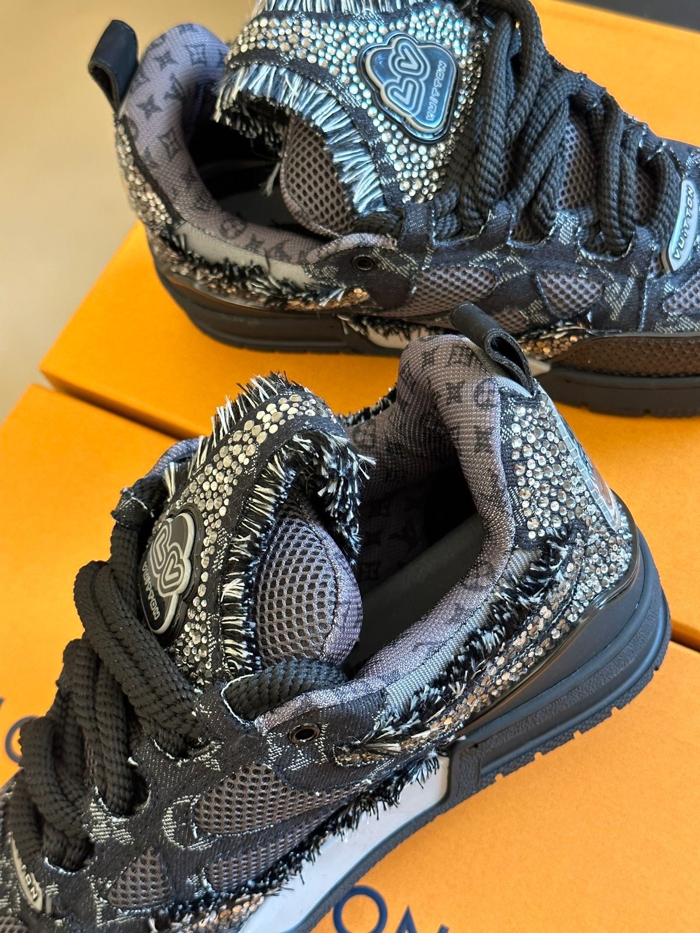 LOU TRAINERS