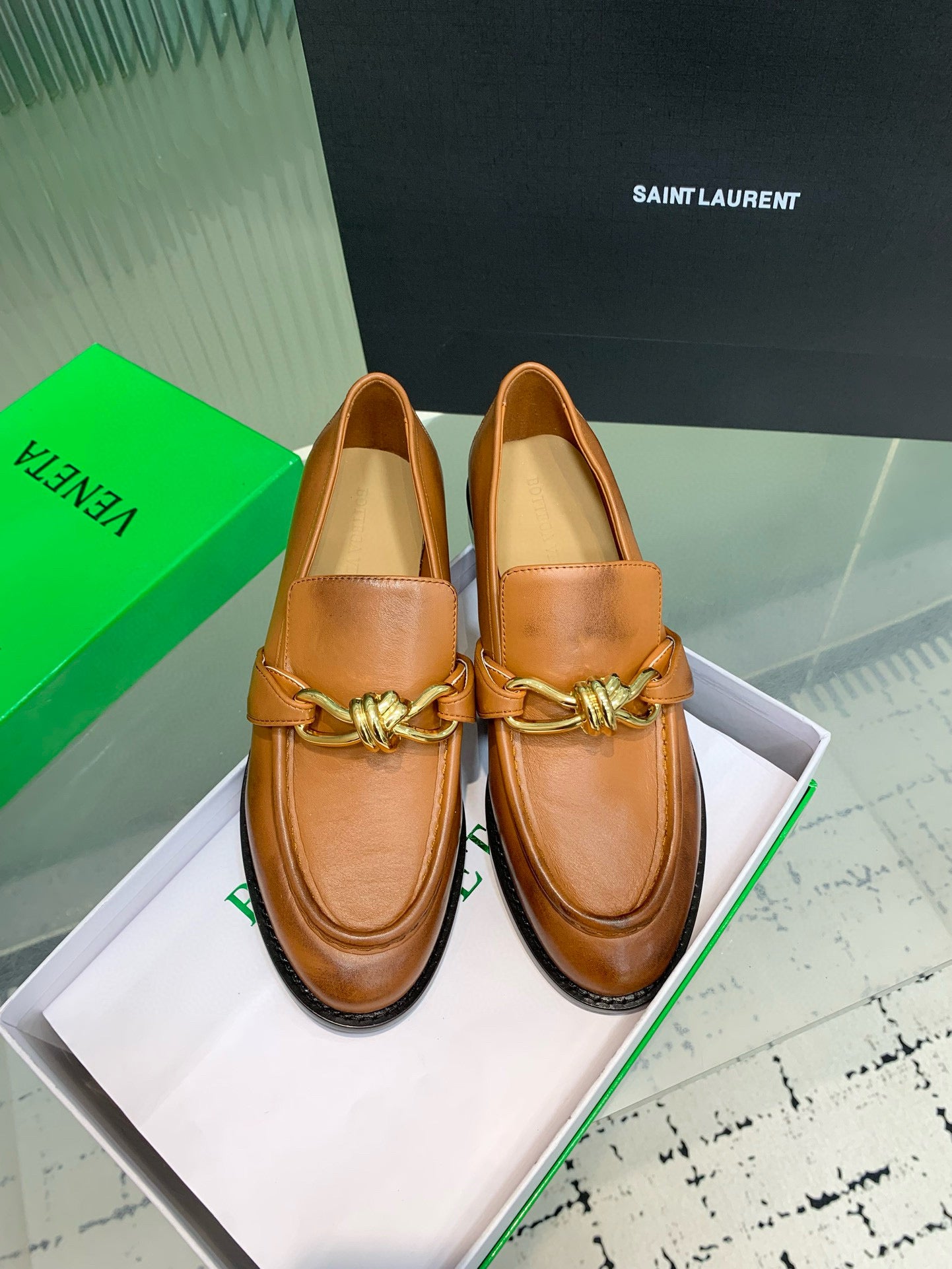 BOTT LOAFERS
