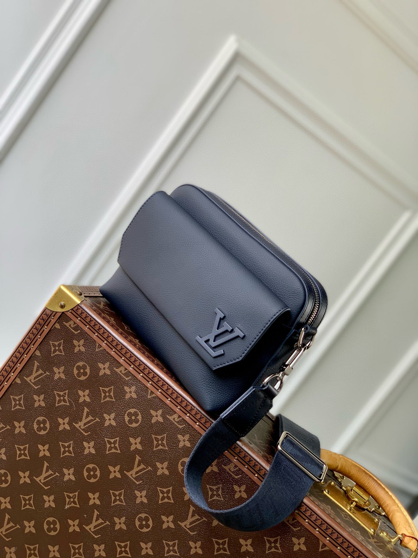 LOU FASTLINE MESSENGER BAG