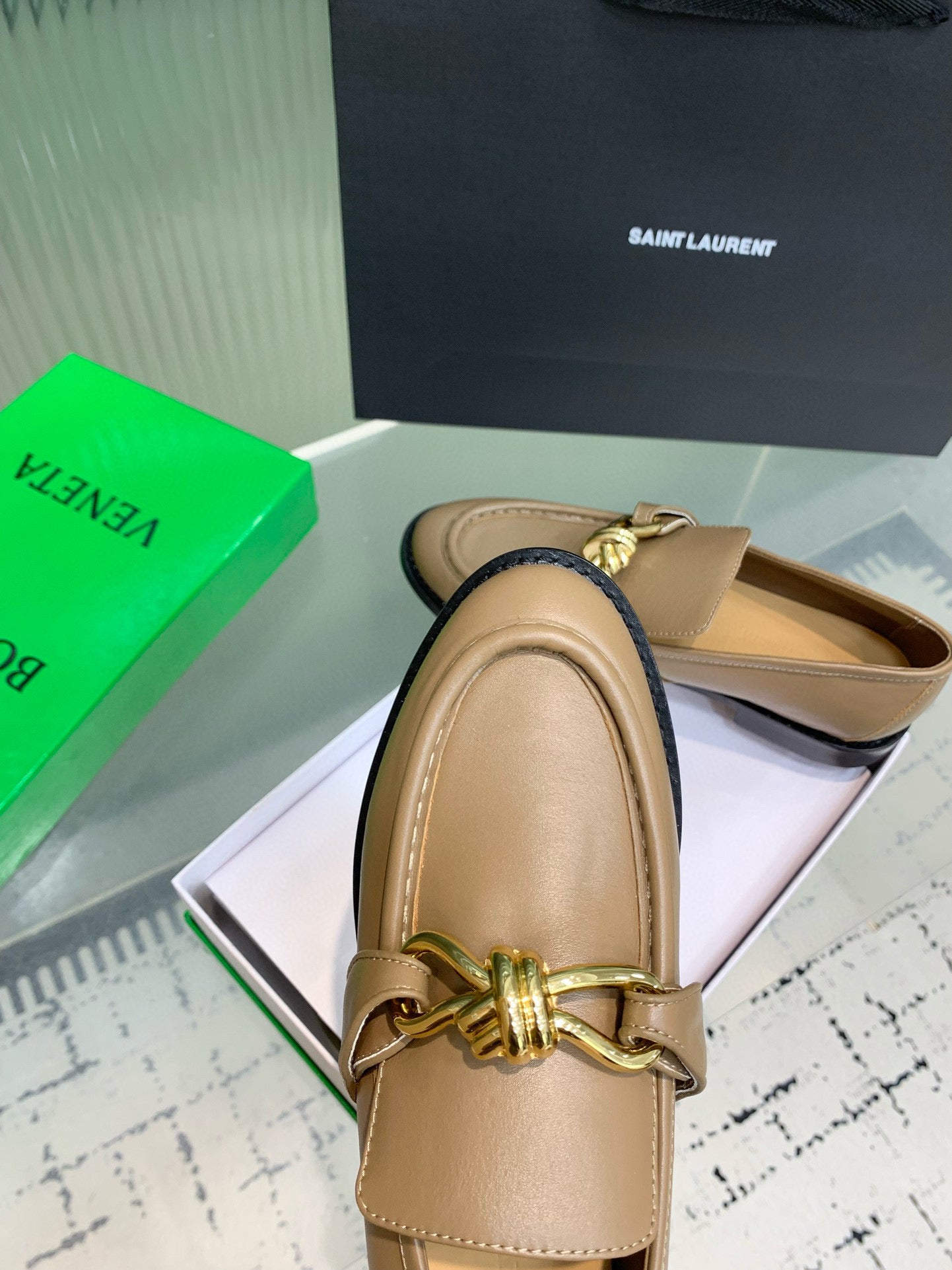 BOTT LOAFERS