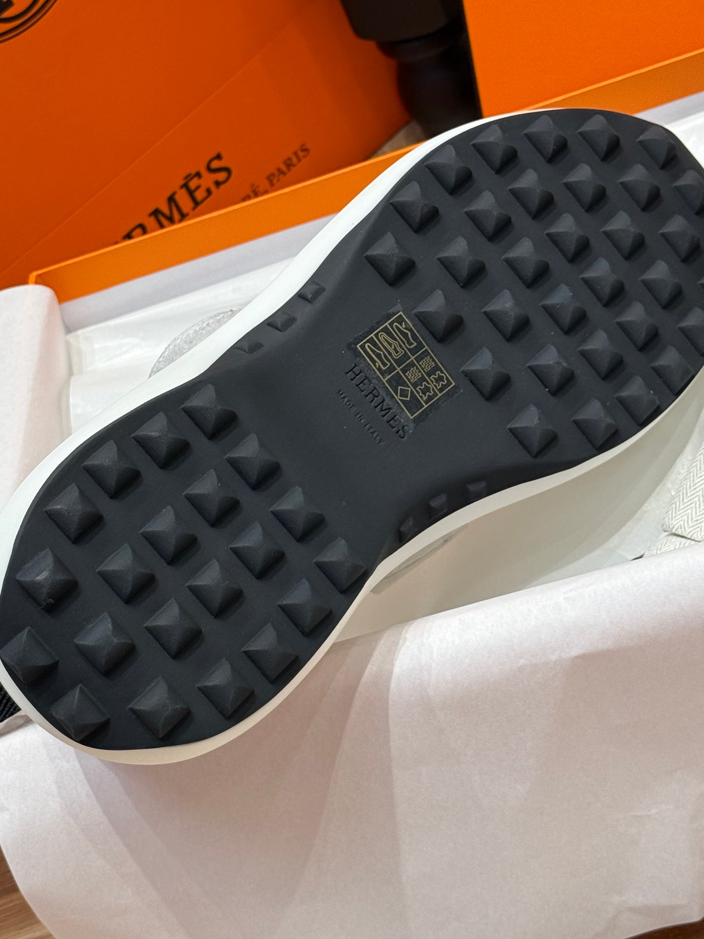 HERM LOOP SNEAKER