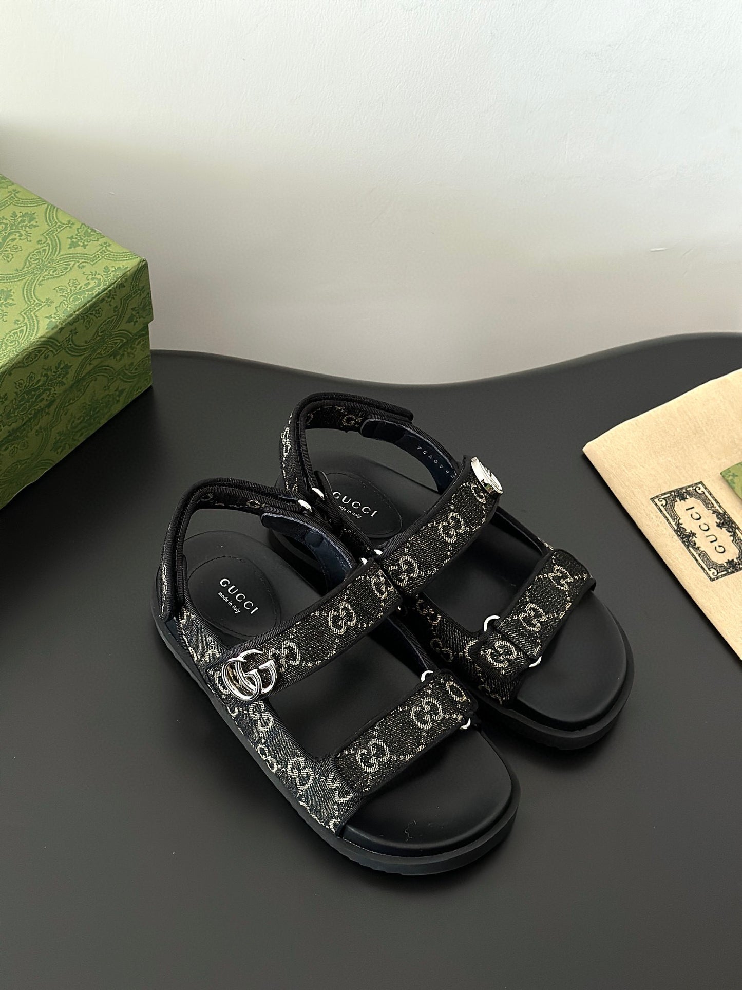 GG SANDALS