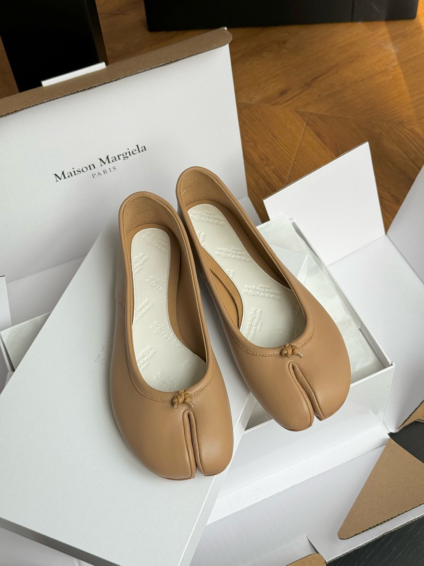 MAISON M TABI BALLET FLATS