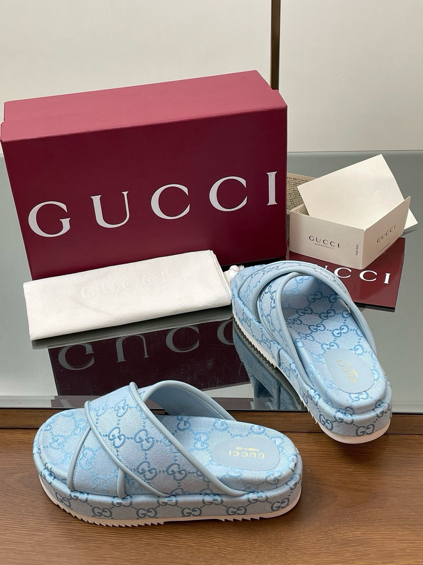 GG SANDALS