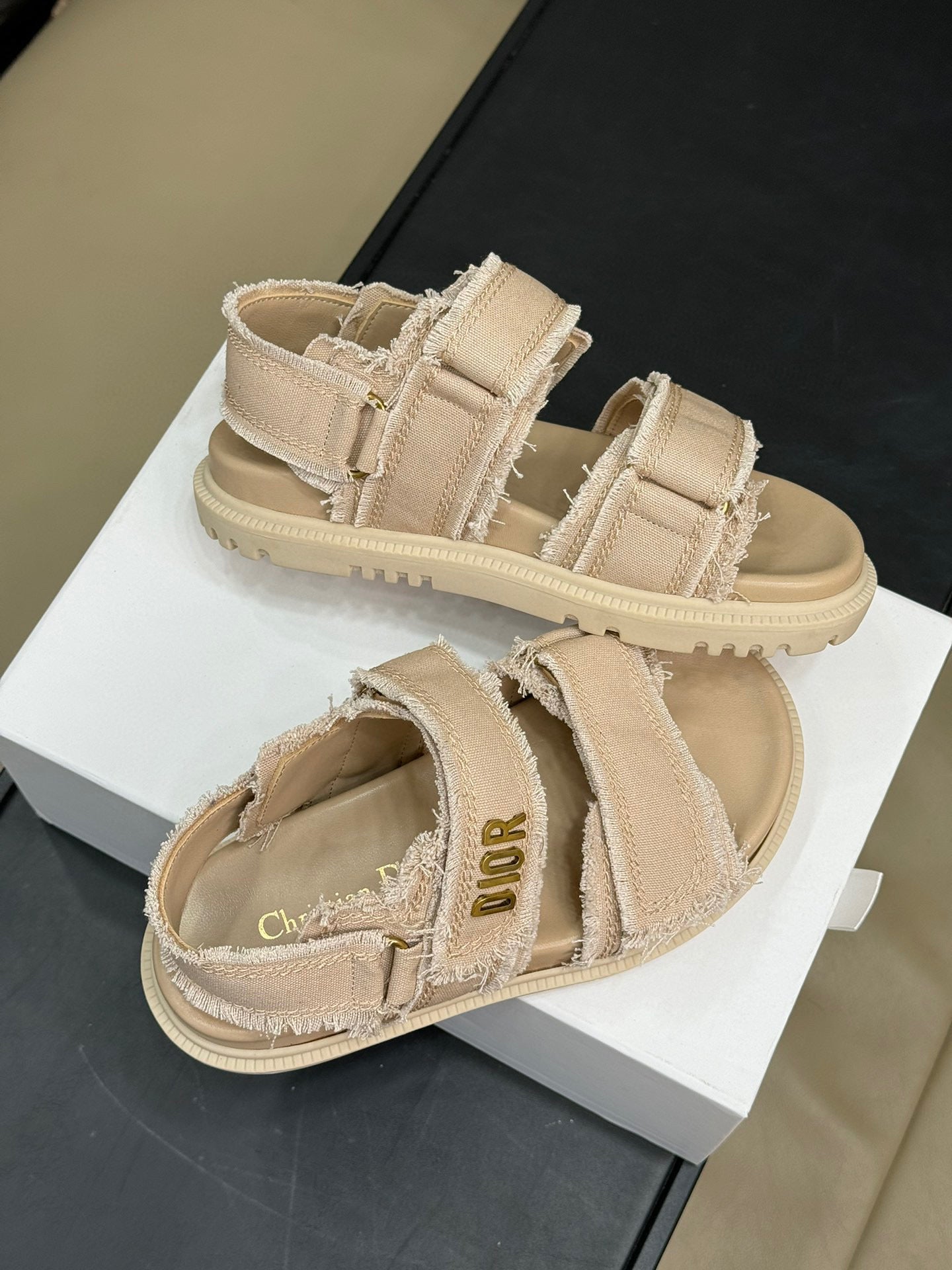 CD SANDALS
