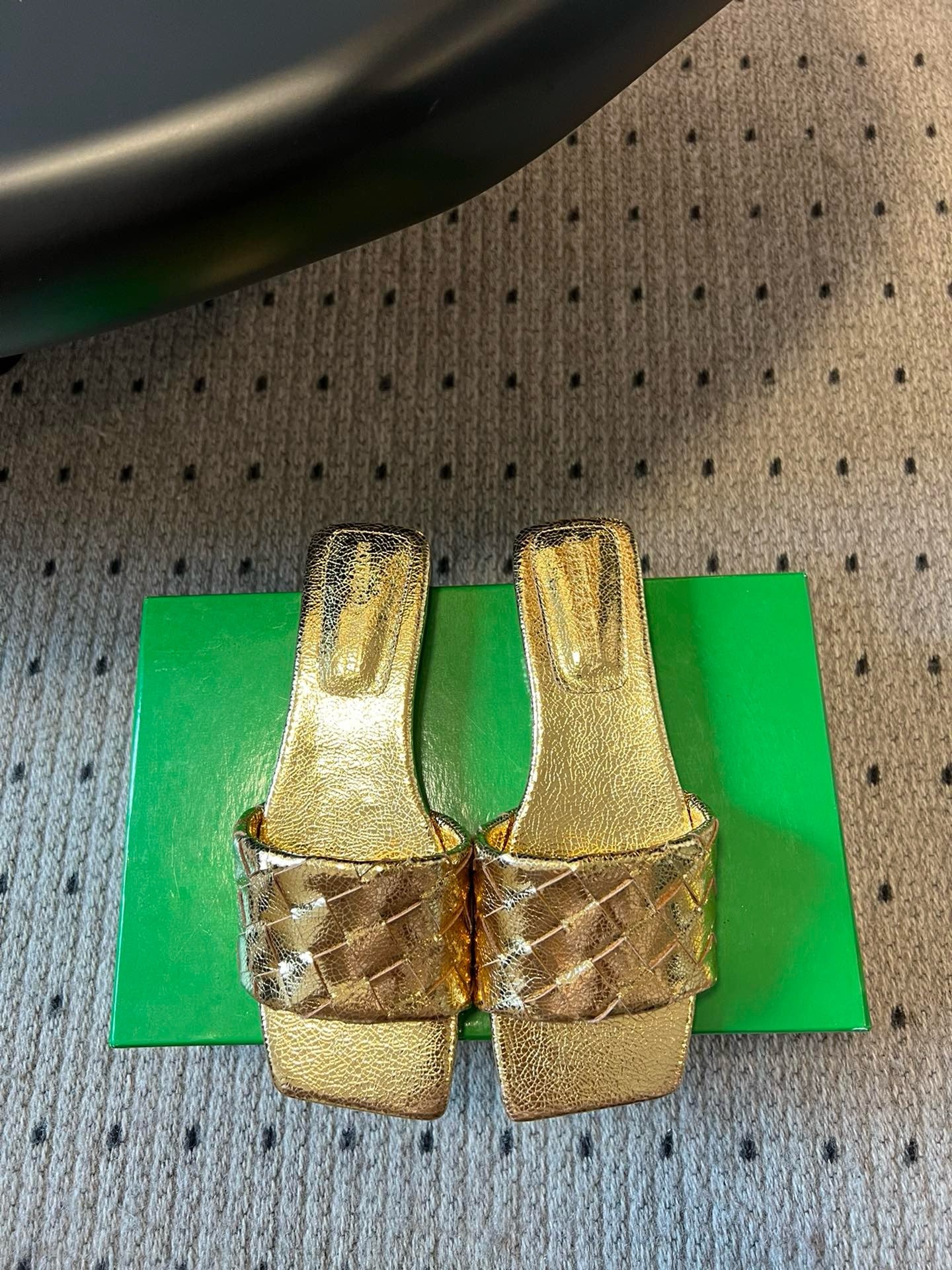 BOTT V SANDALS