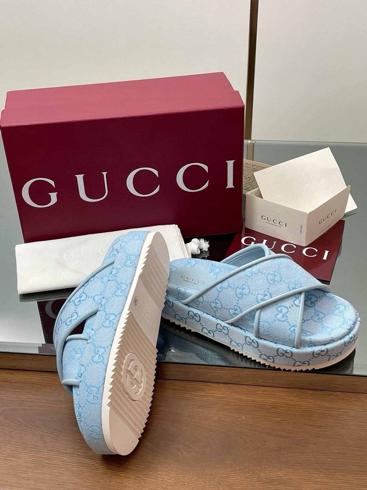 GG SANDALS