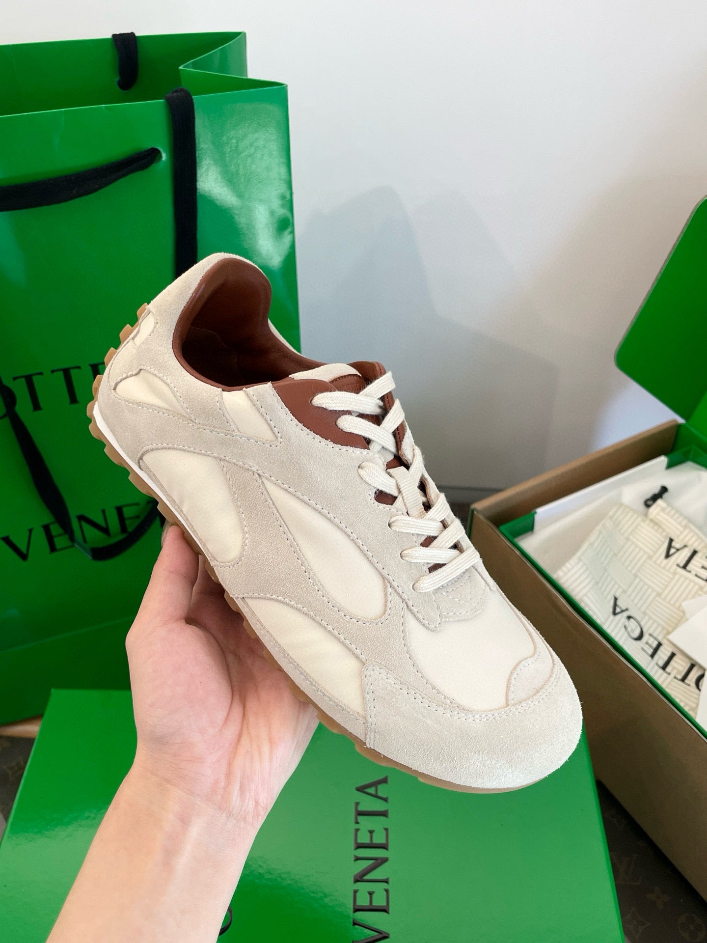 BOTT V ORBIT SNEAKER