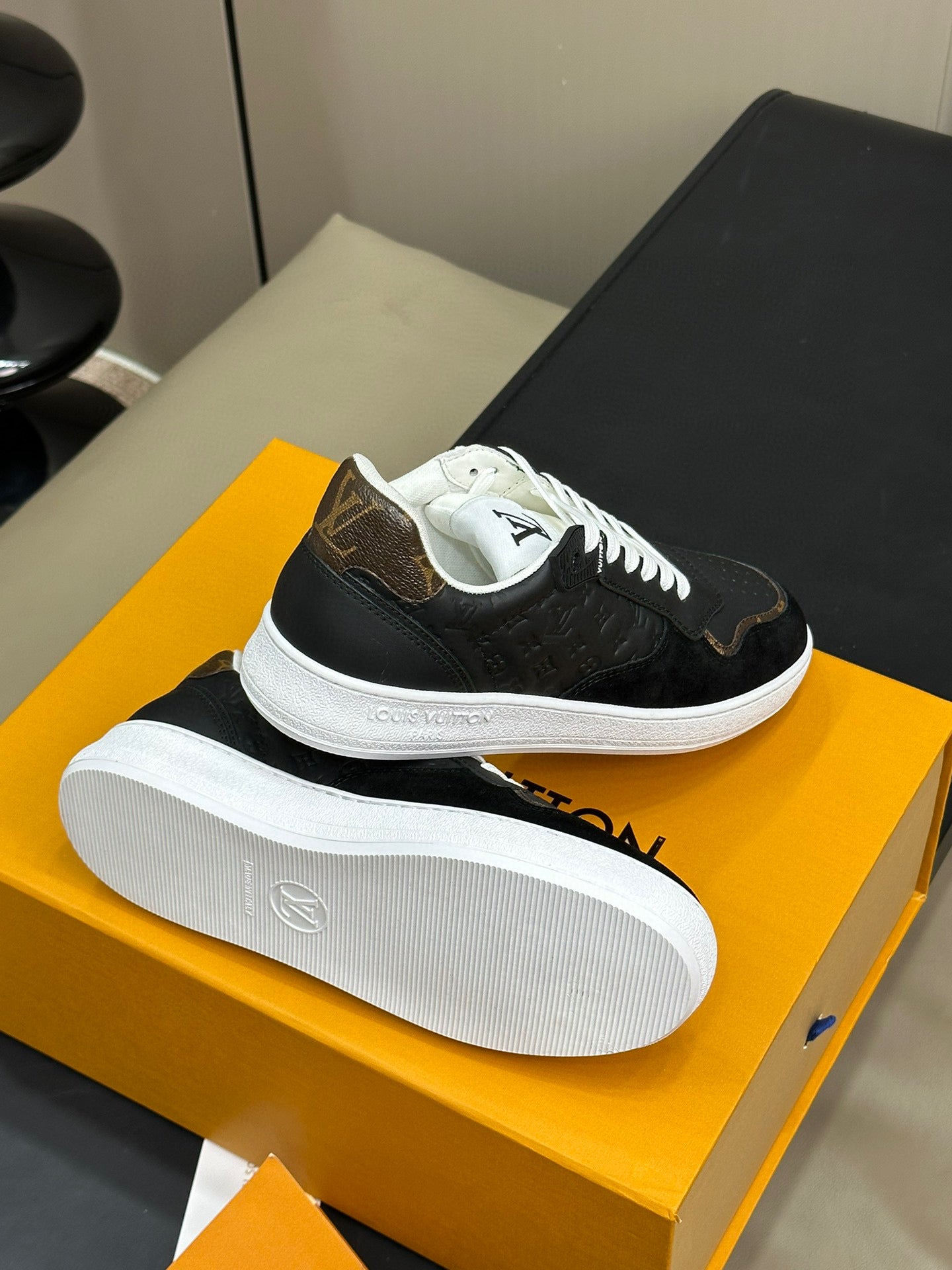 LOU TRAINERS
