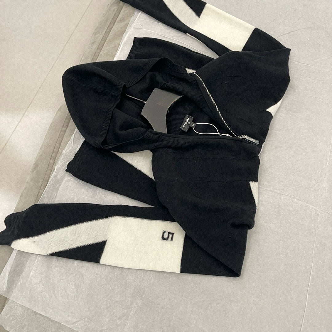 CC KNIT HOODIE