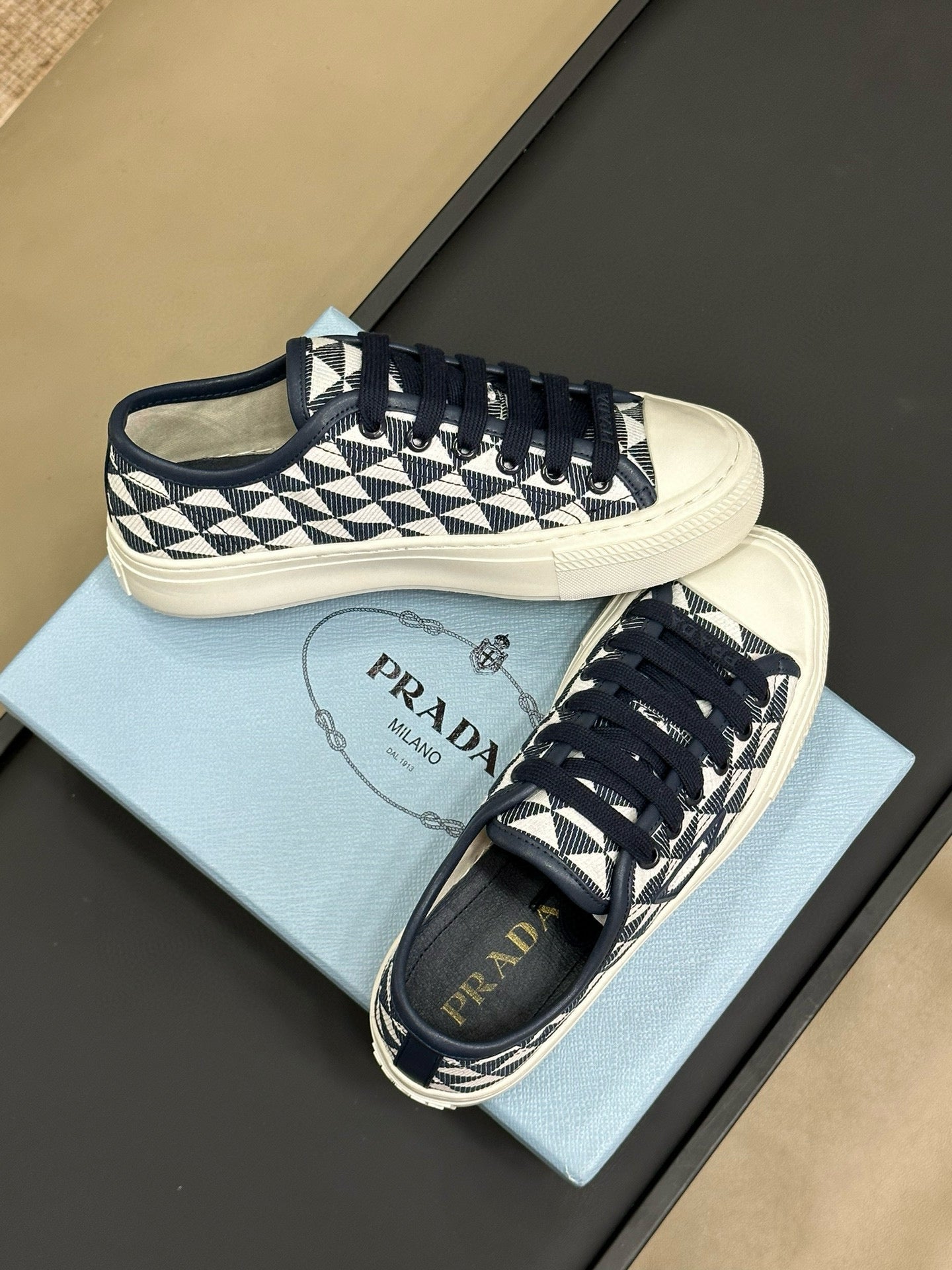 PD SNEAKERS