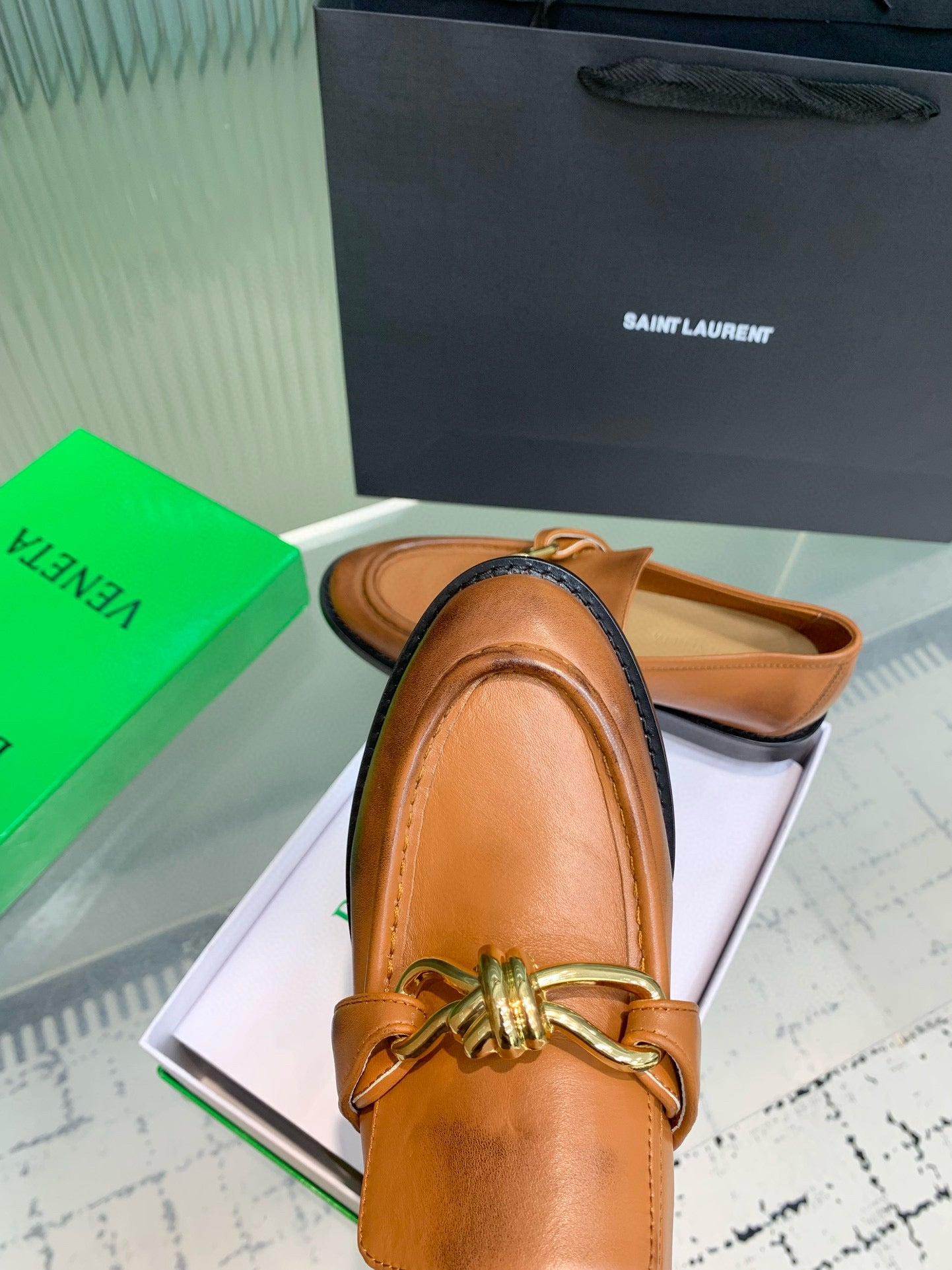BOTT LOAFERS