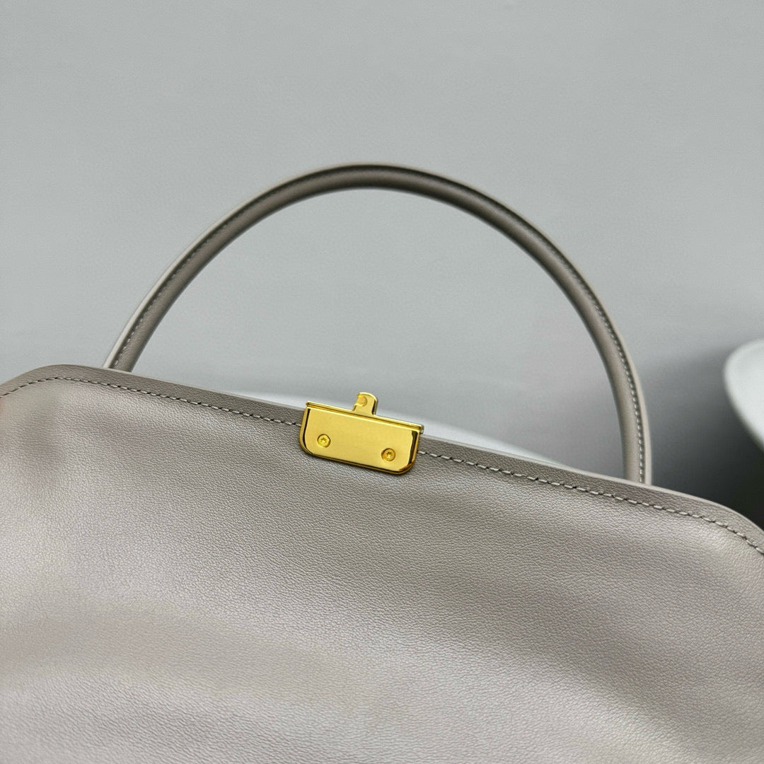 MIU M SHOULDER BAG