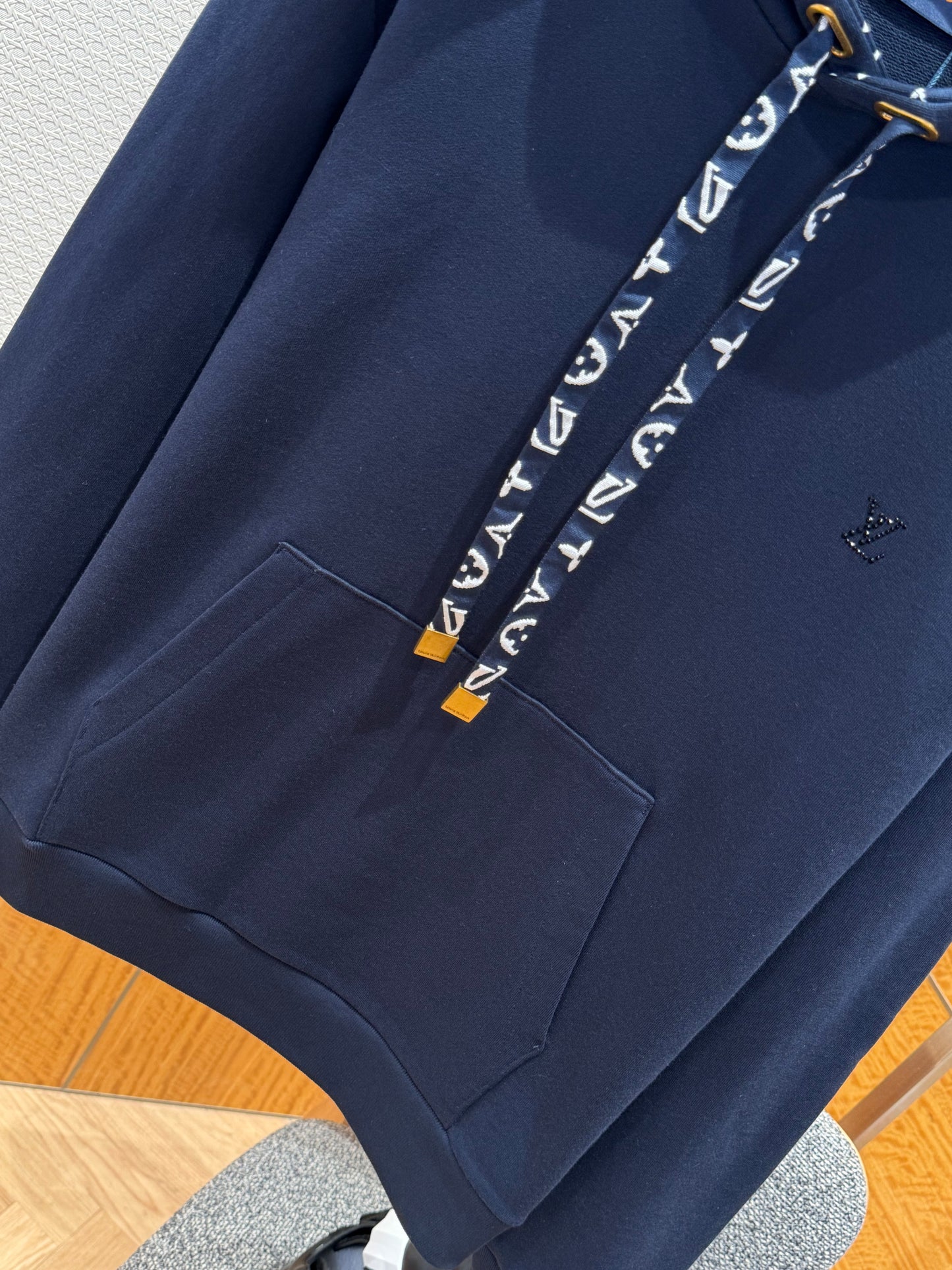 LOU HOODIE