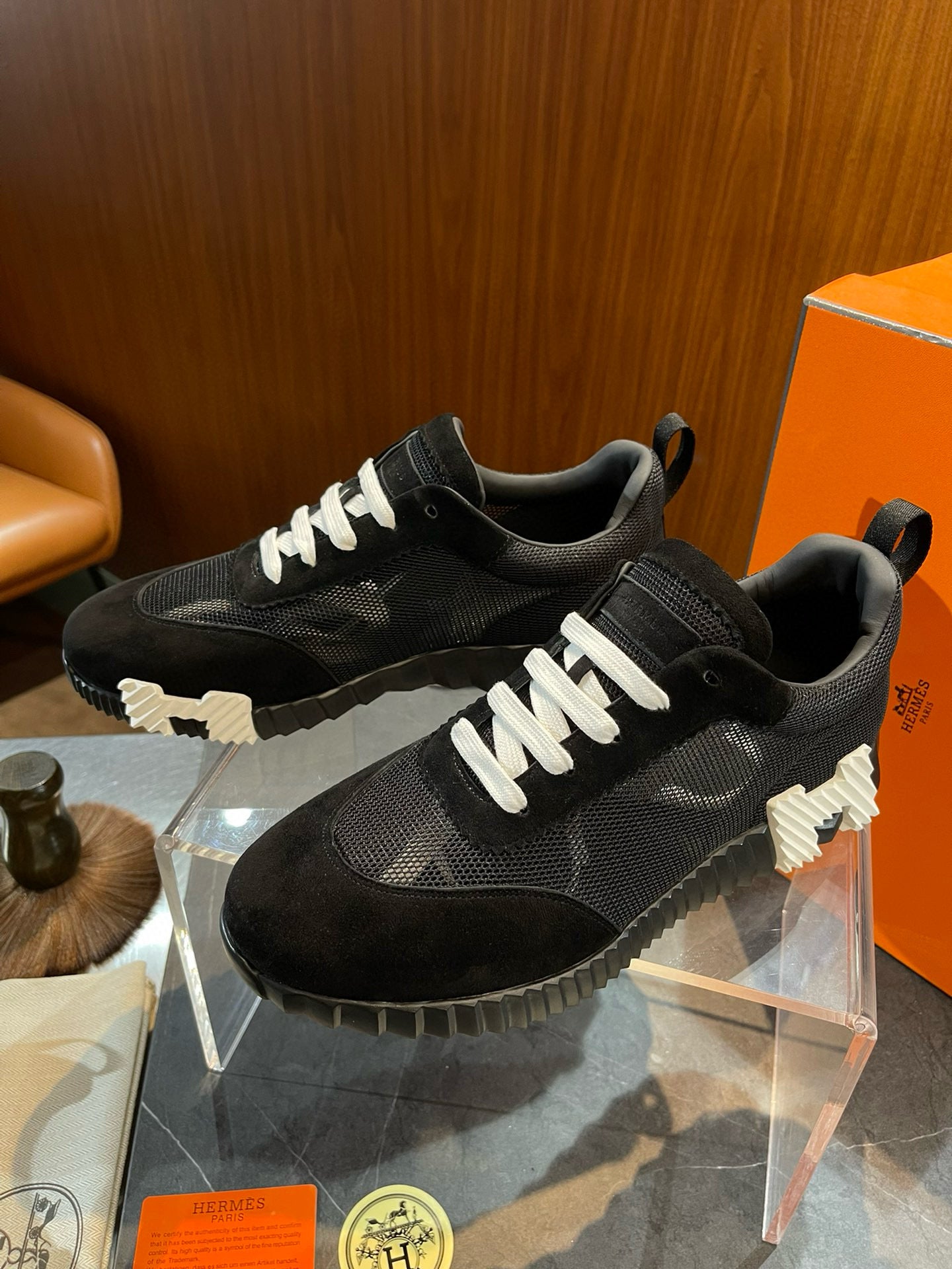 HERM BOUNCING SNEAKERS