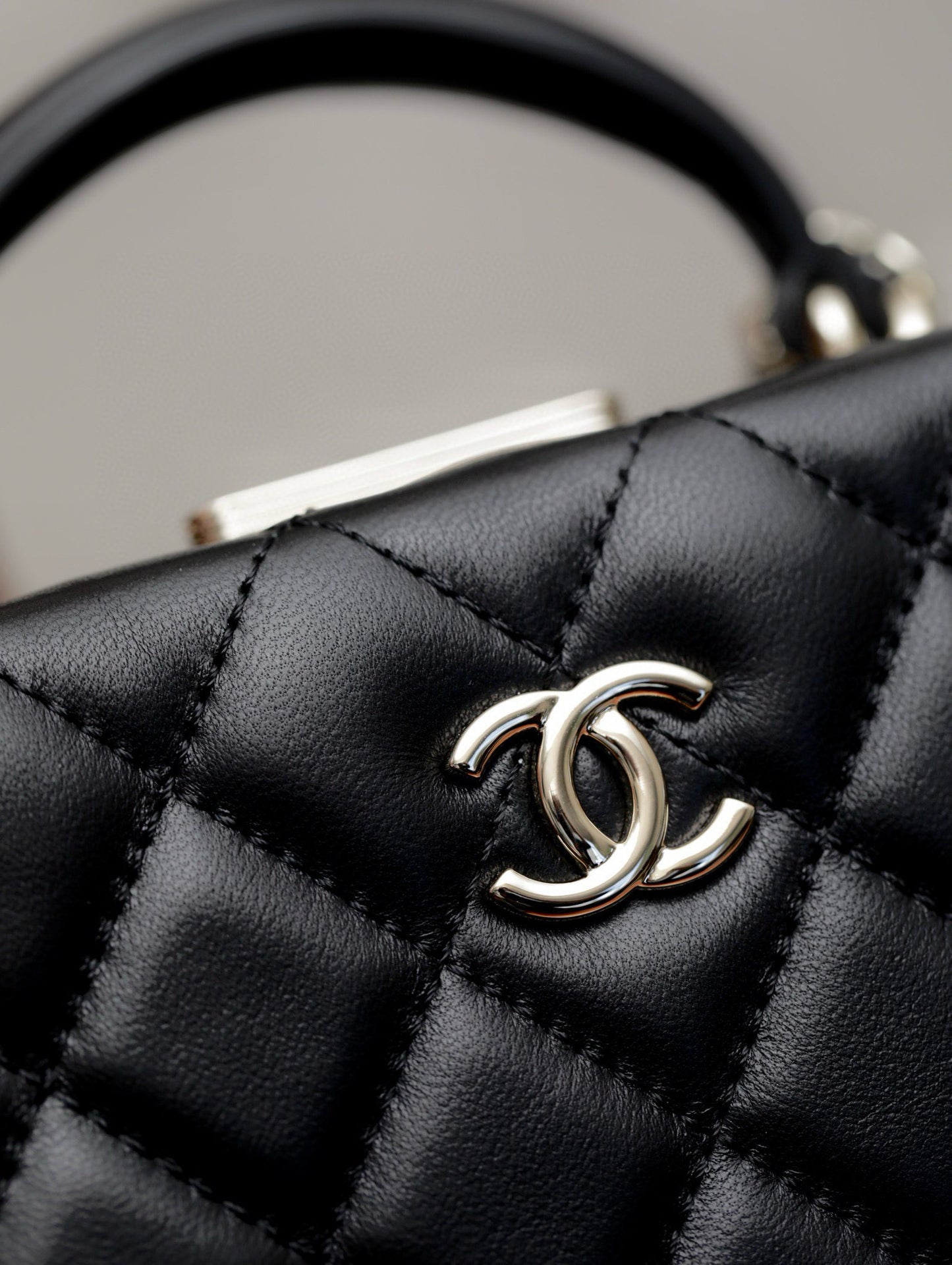 CC SMALL BOX CHAIN BAG