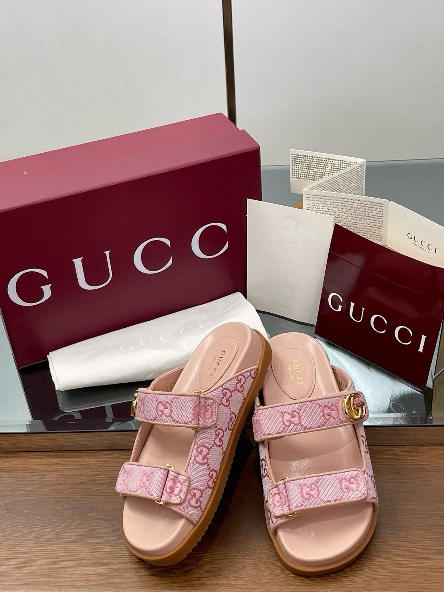 GG SANDALS