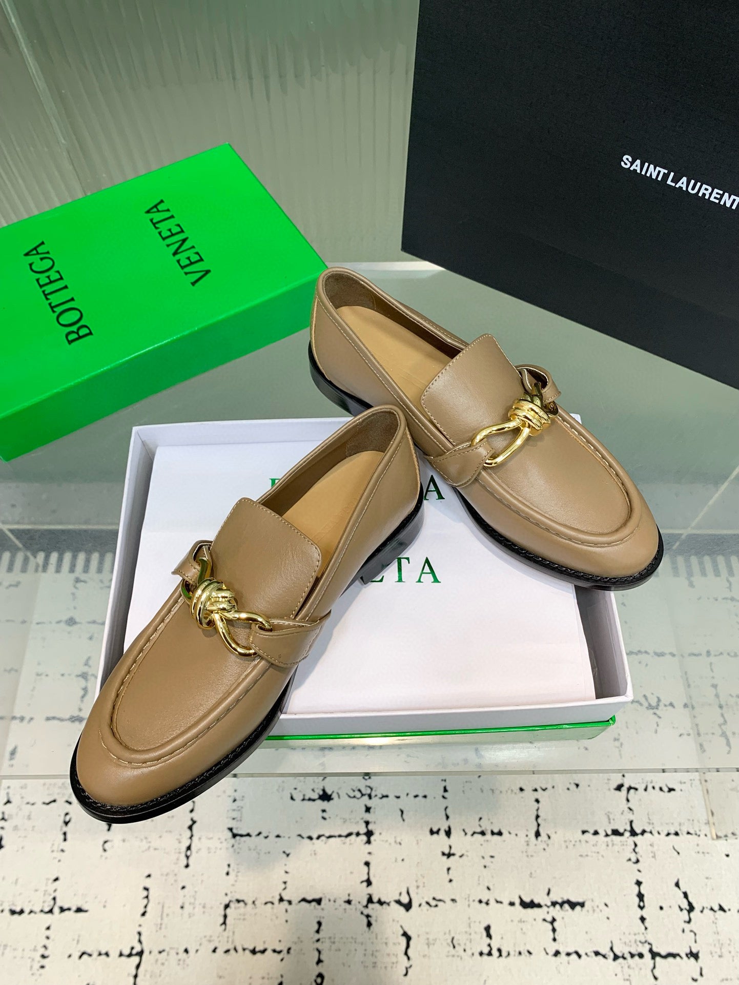 BOTT LOAFERS