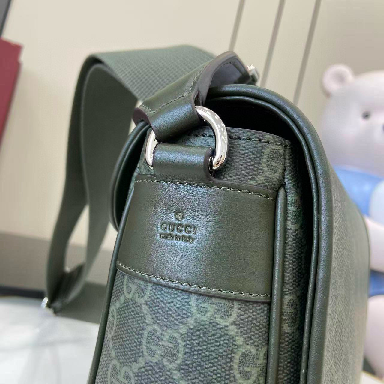 GG MEDIUM CROSSBODY BAG