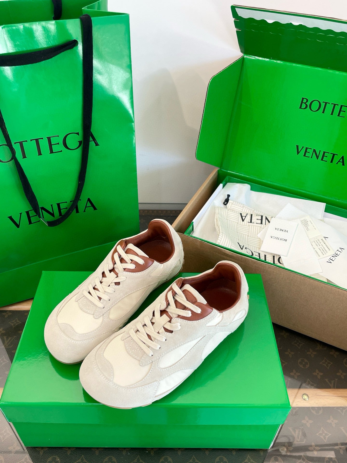 BOTT V ORBIT SNEAKER